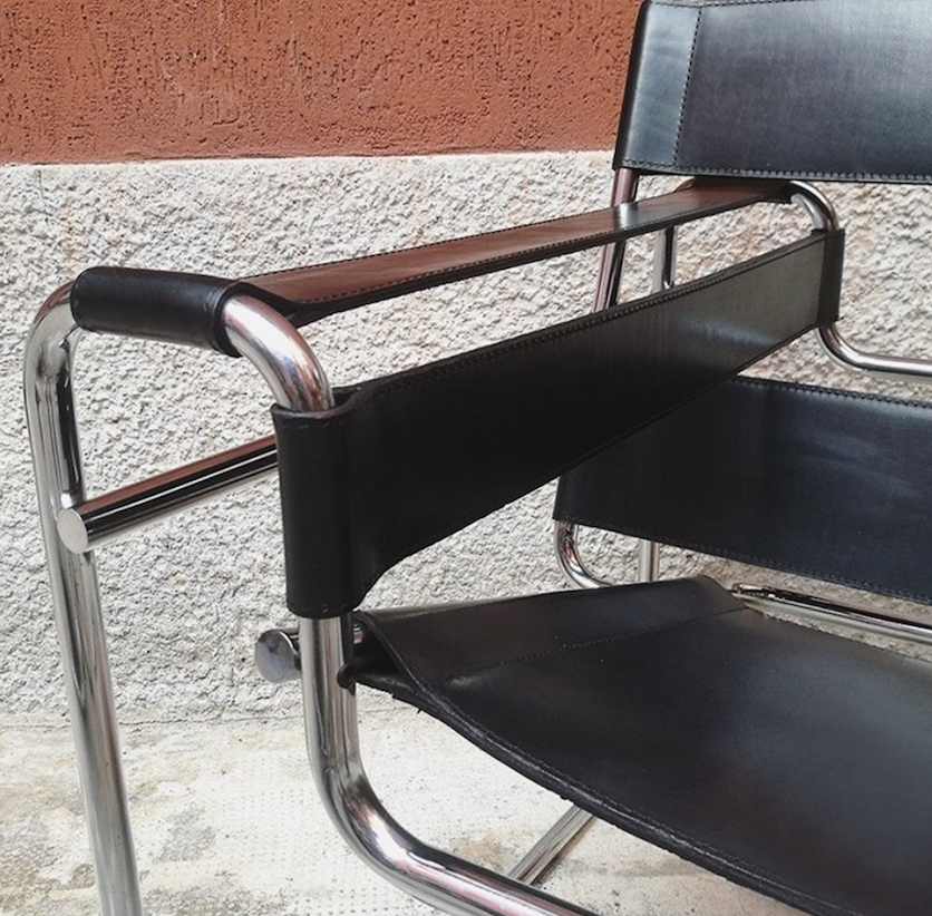 Wassily B3 armchair in black leather Marcel Breuer, Bauhaus 1970