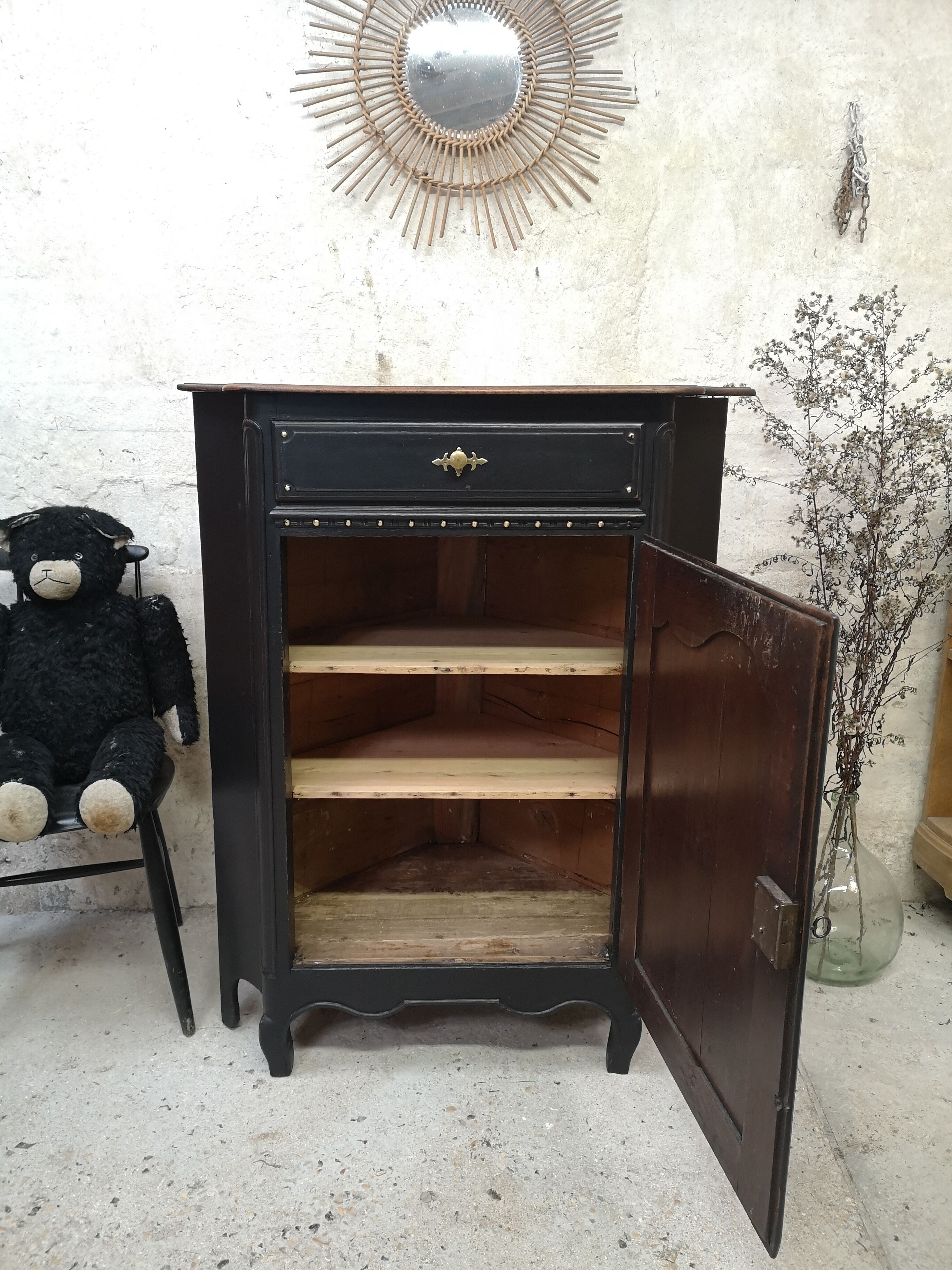 Encoignure buffet Parisian patina shabby ancient gustavien