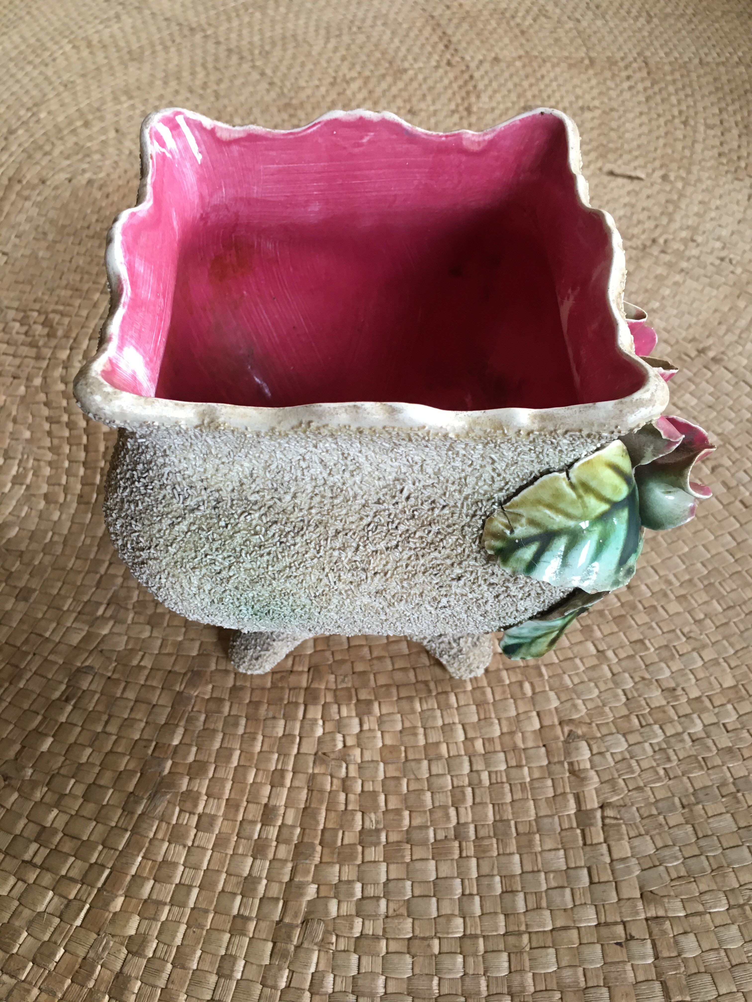 Cache pot in dabbling