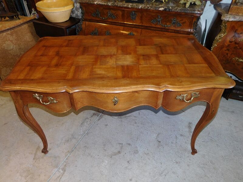 Bureau 3 tiroirs style Louis XV
