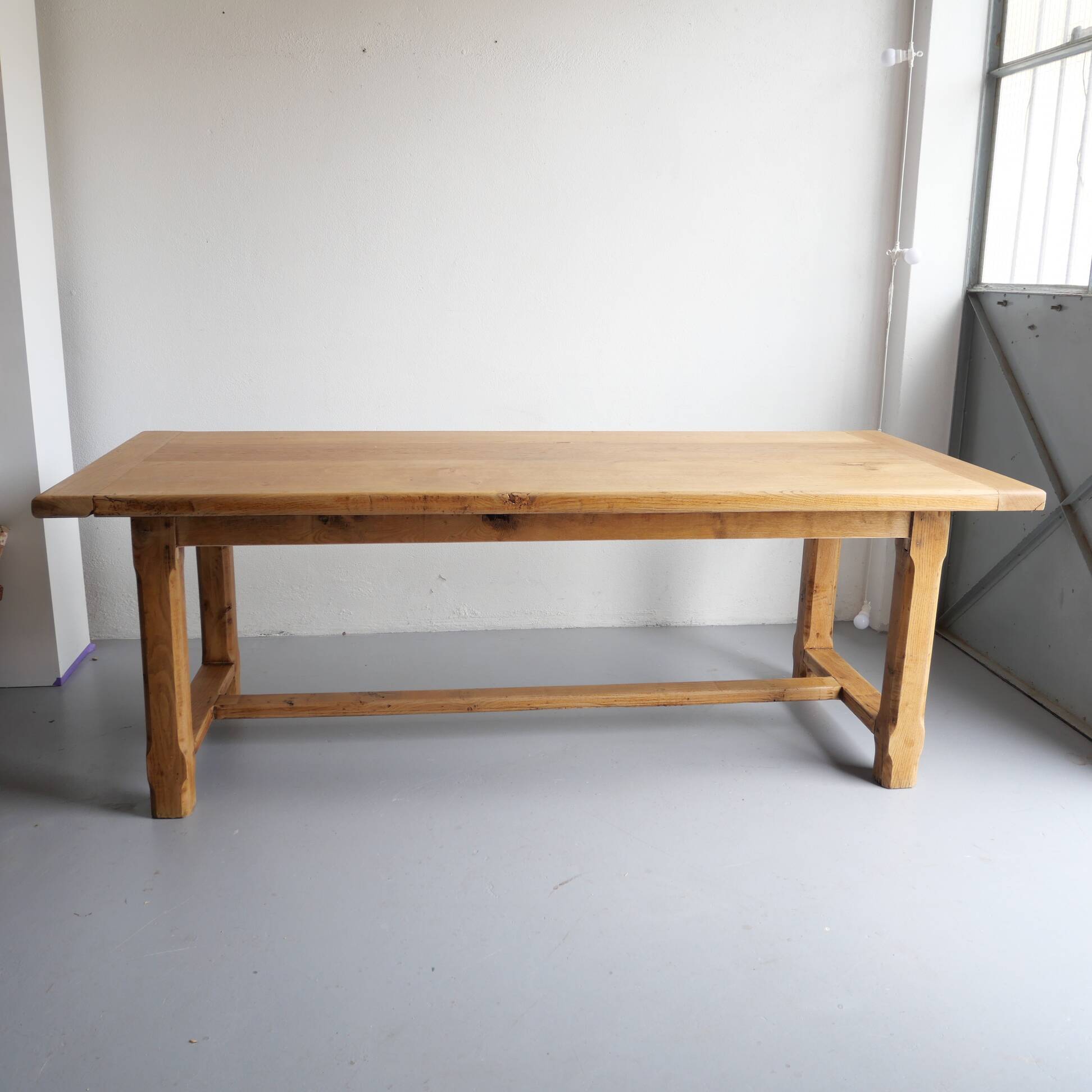 Table de ferme rénovée