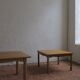 Table basse en chêne sculpté | Henning Kjaernulf | Danemark | Années 1950