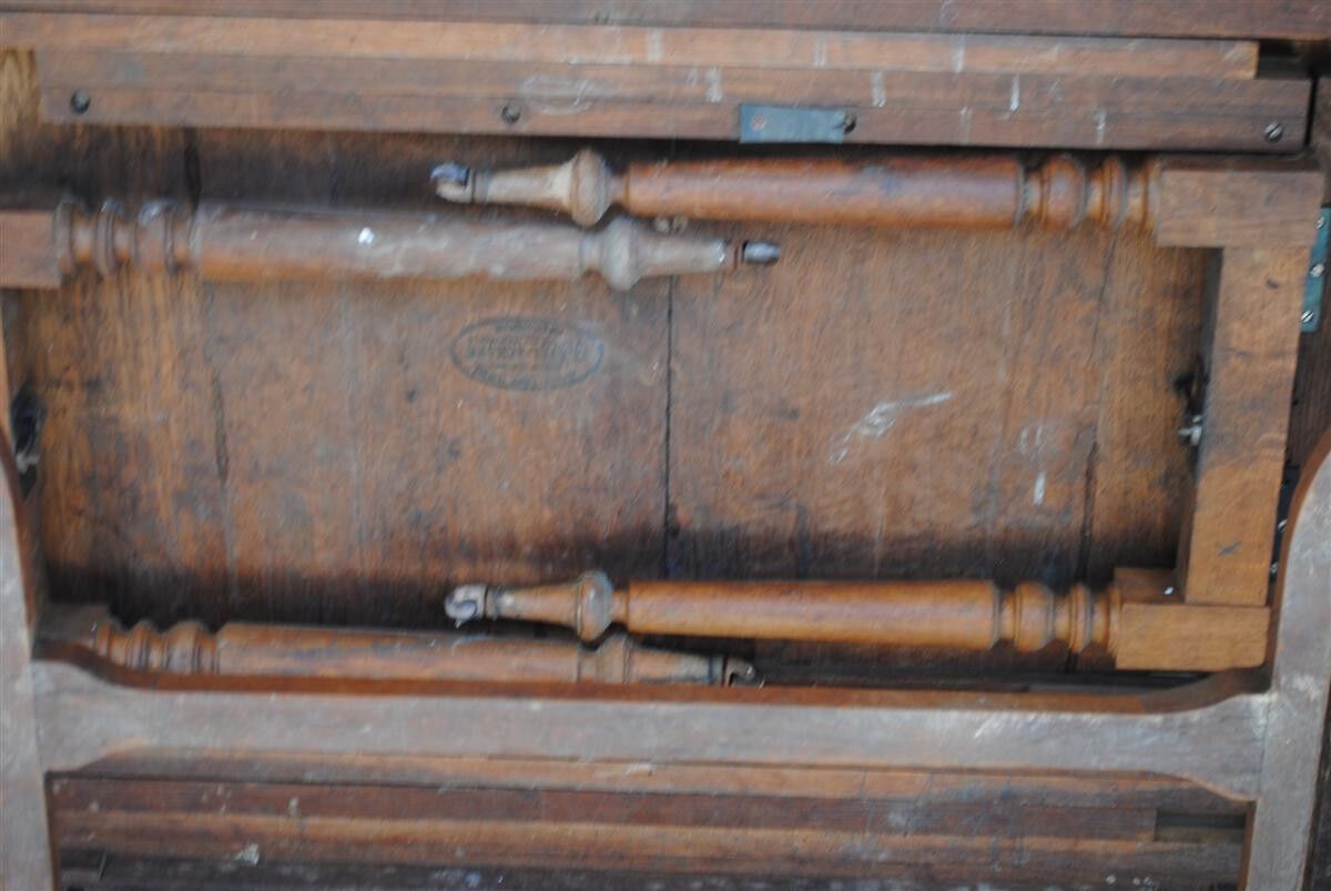 Art nouveau 1900 oak coffee table