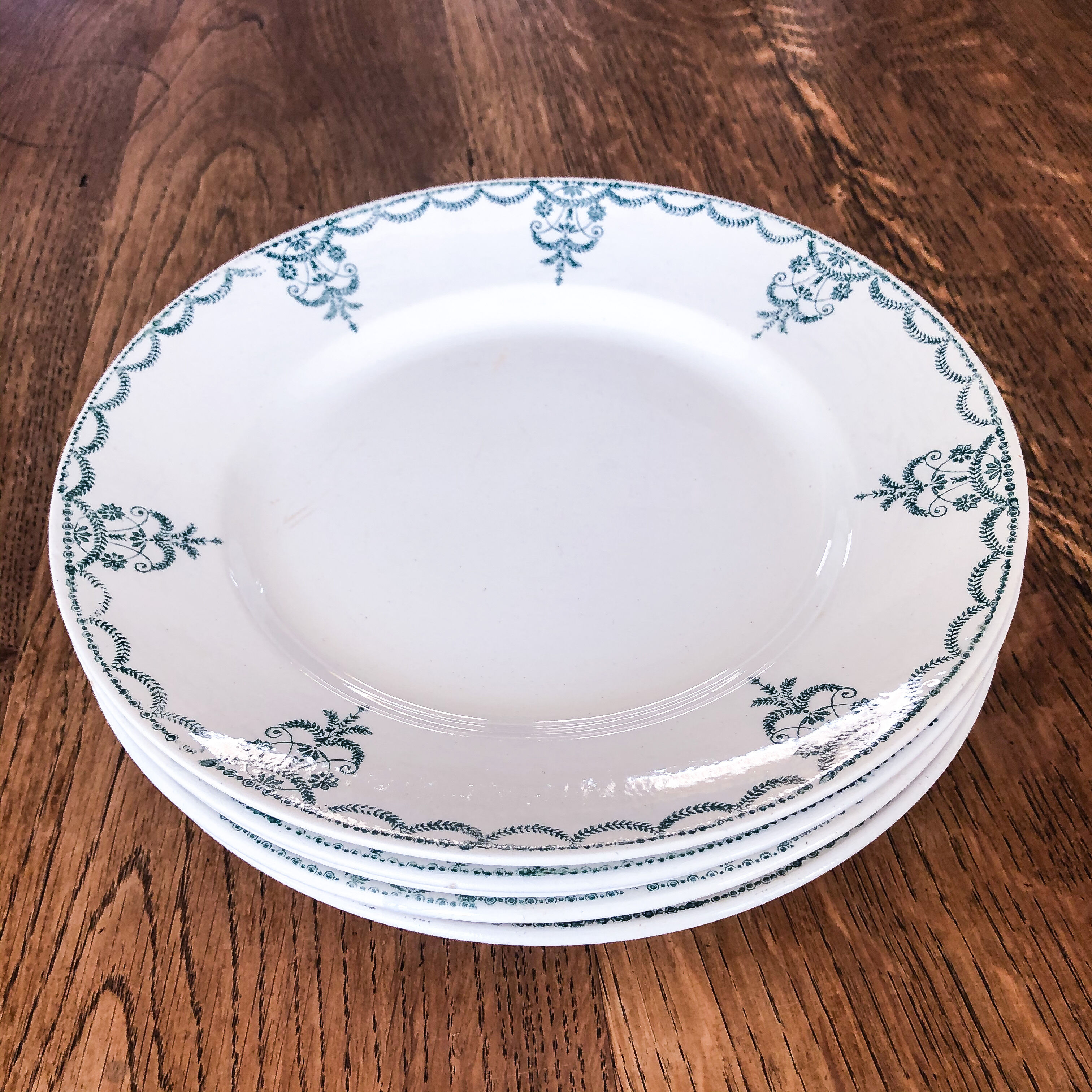 Set of 5 Moulin des Loups plates