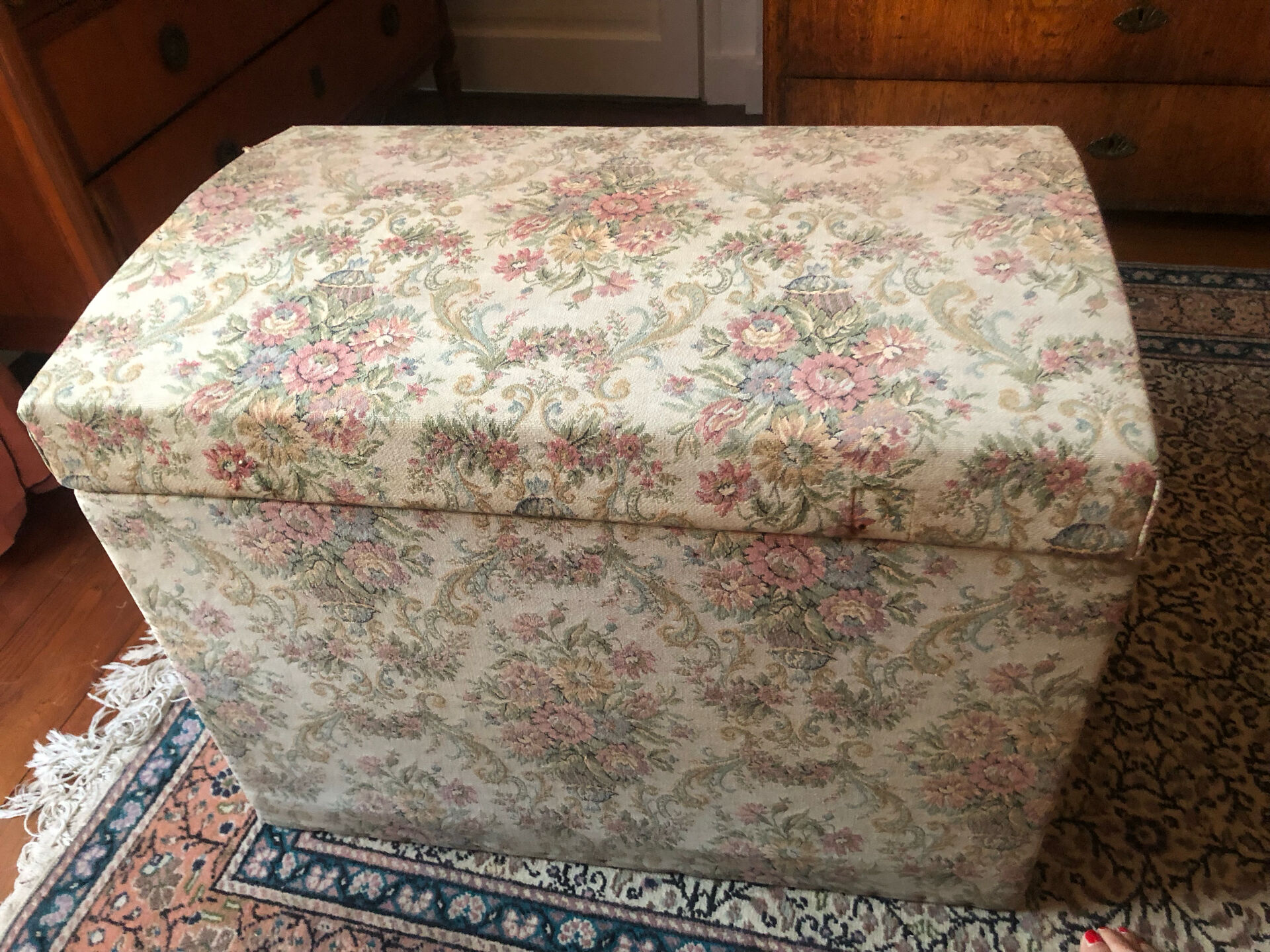 Coffre ancien en tissu