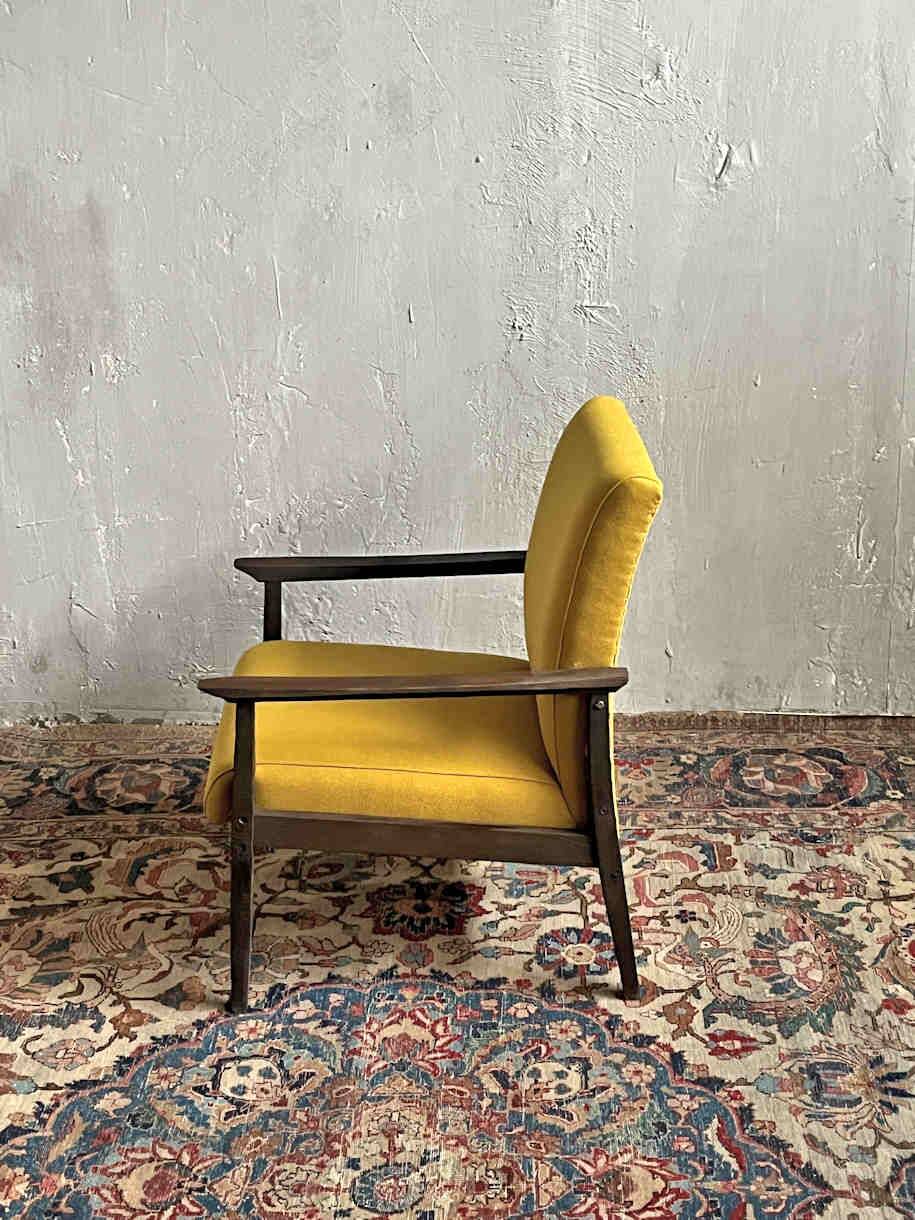 Fauteuil vintage restauré par ton (années 1960)