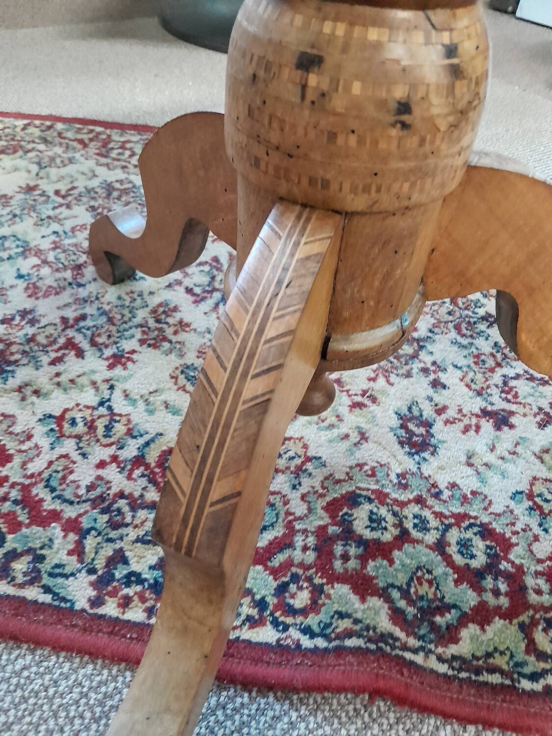 Marquetry pedestal table