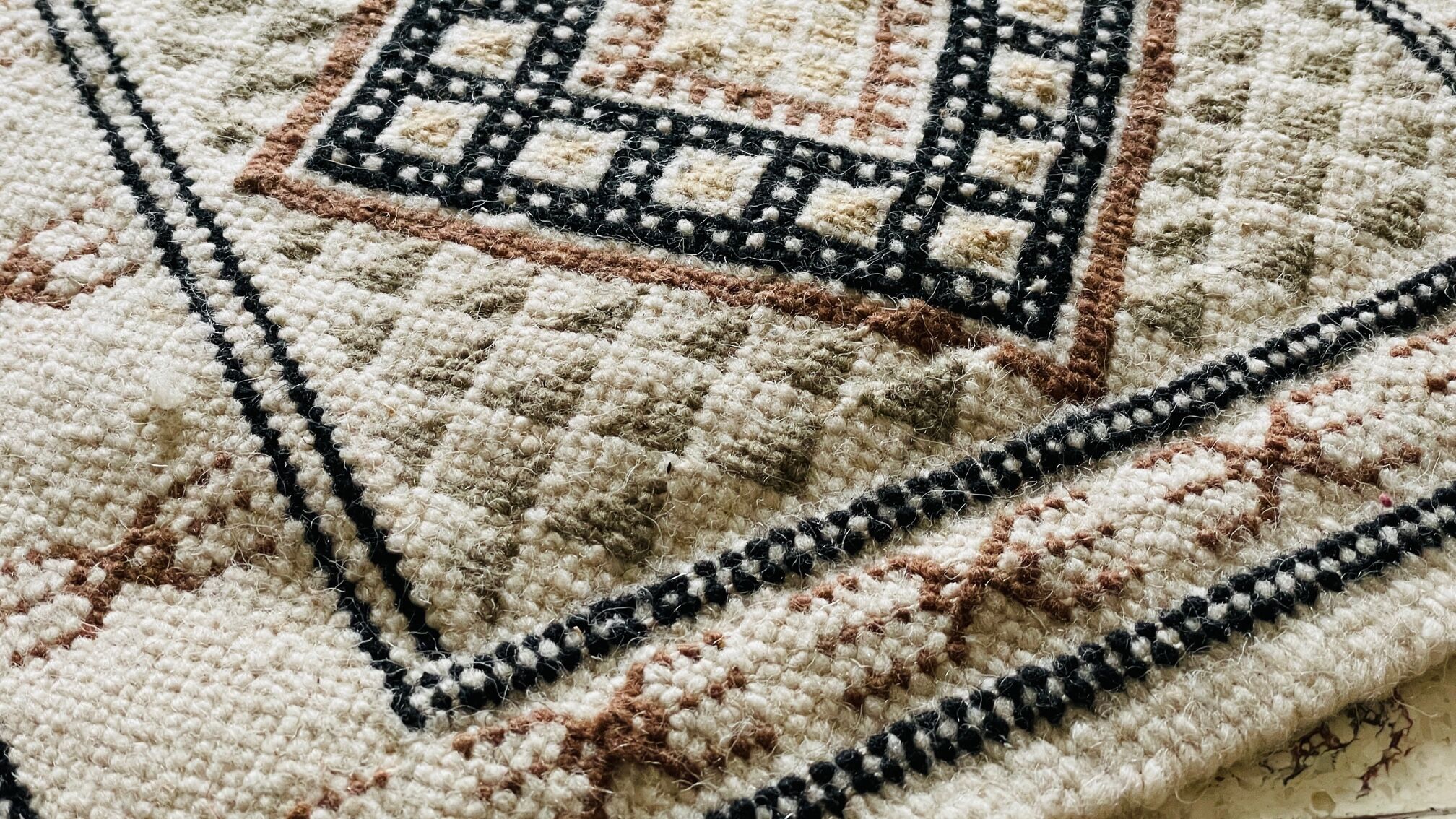 Vintage kilim wool rug - 45cm x 38cm