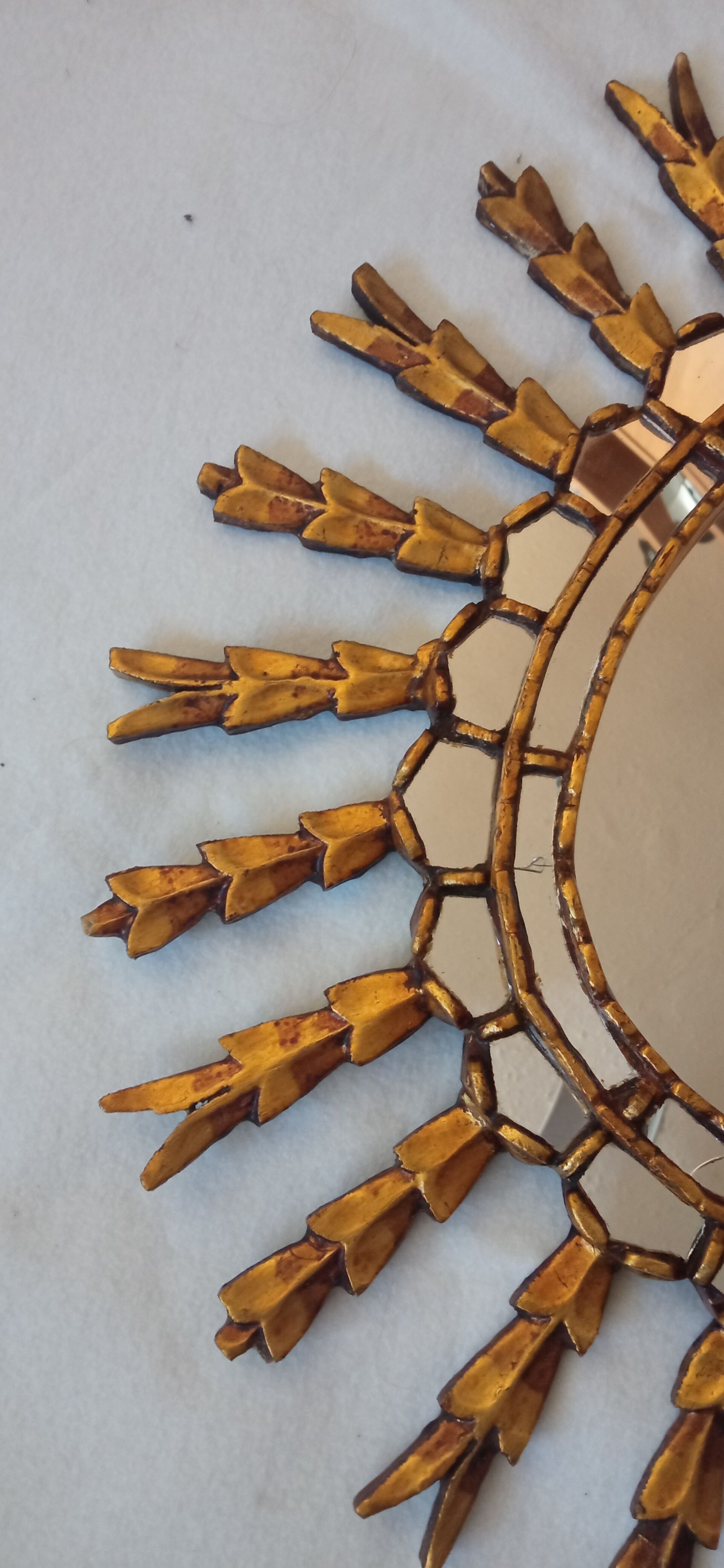 Sun mirror in gilded wood, 60x52 cm