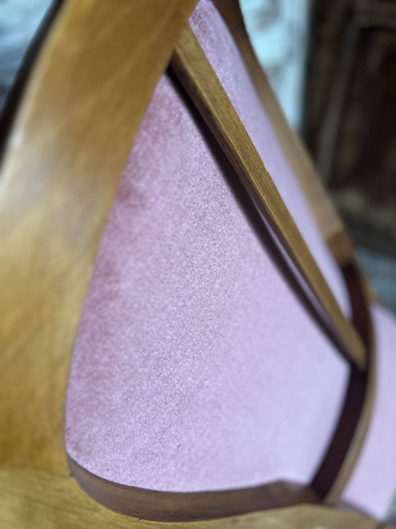 Small Louis XVI armchair in old rose velvet, removable seat – Chic and comfortable