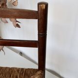 Chaise enfant vintage en bois foncé et assise en paille tressée