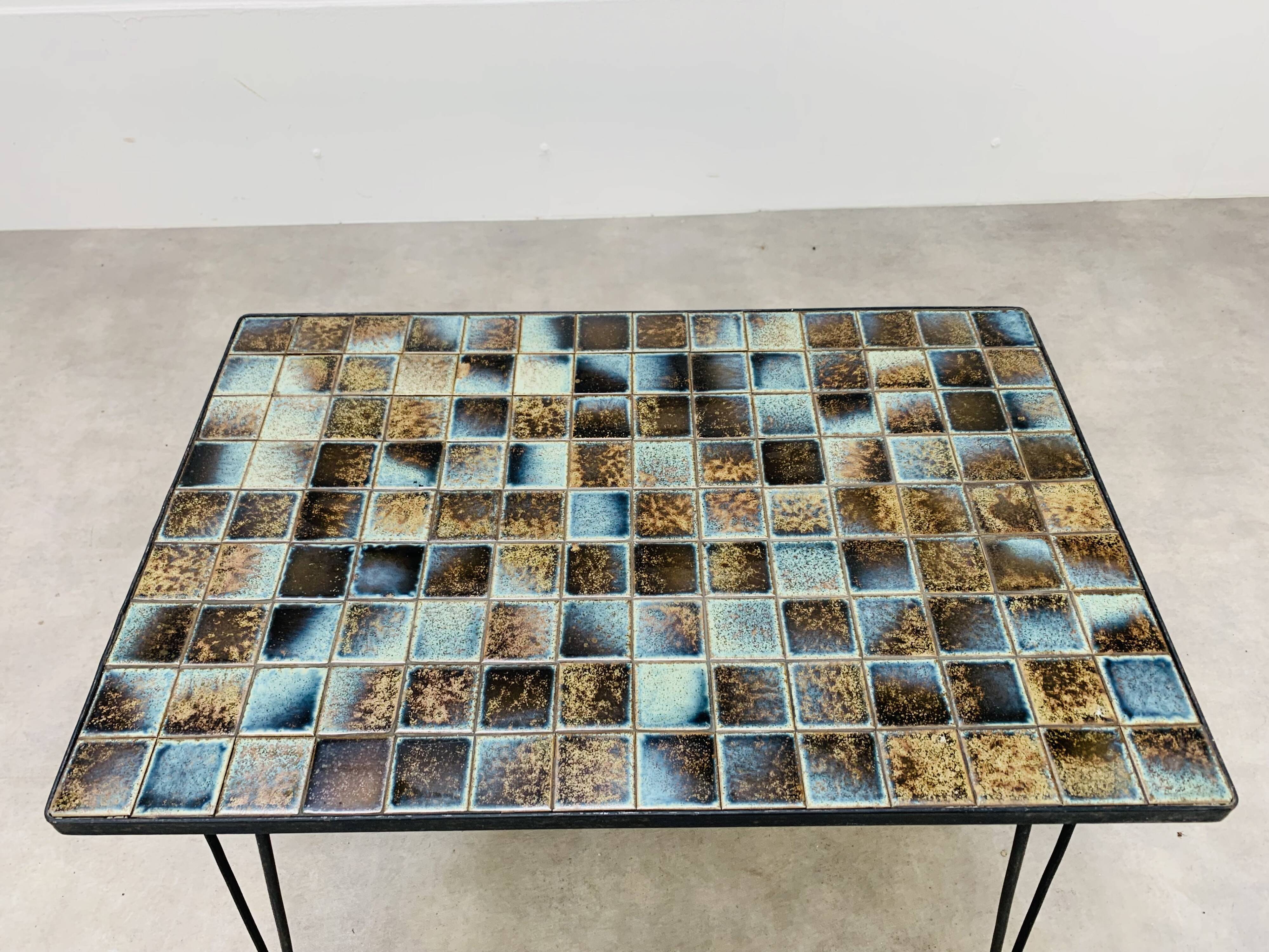 Ceramic side table 50s, pin legs, blue