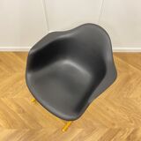 Rocking chair by Eames 242