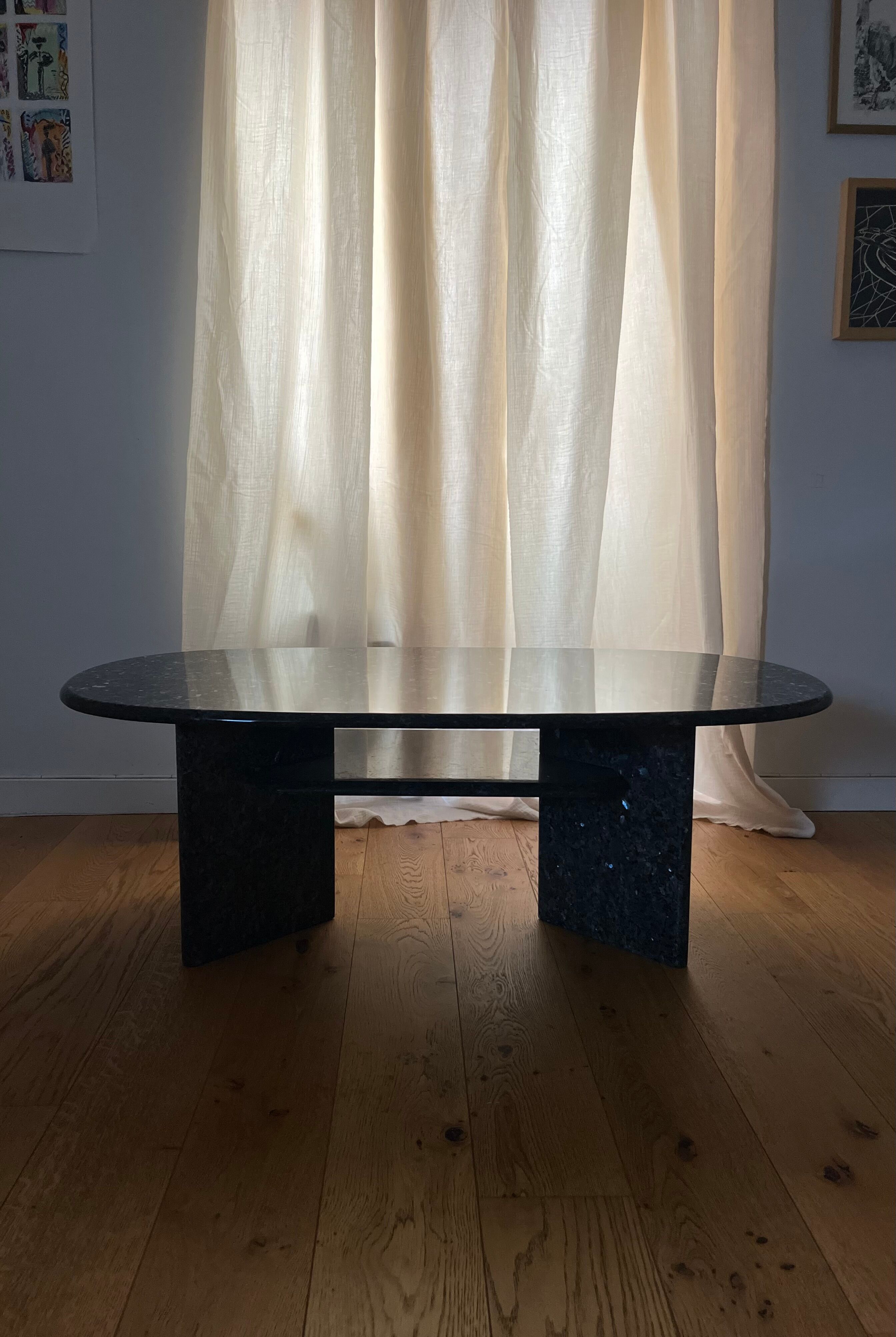 Table basse en granit bleu, circa 1980