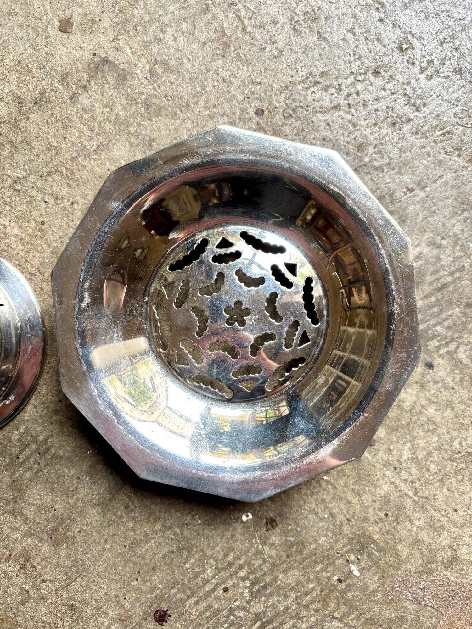 Coquillor butter dish in silver metal