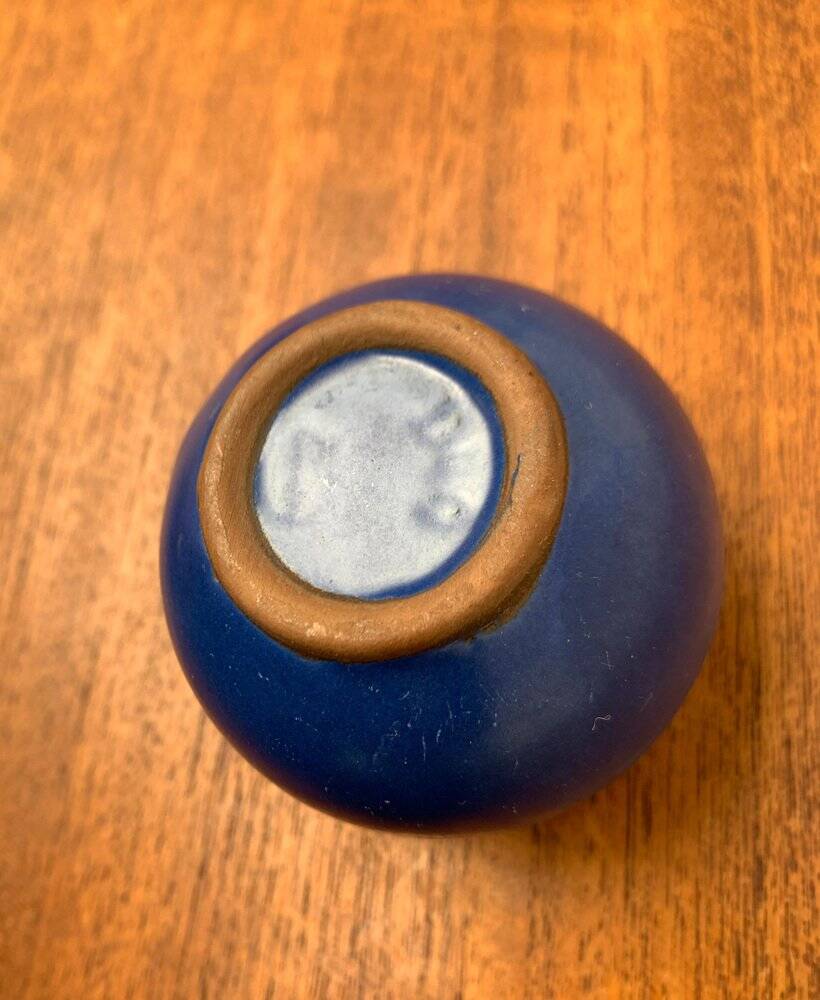 Small minimalist round vases from a mid-century pottery studio by Hildegard and Peter Delius for Hamelner Töpferei, 1960s, set of 2.