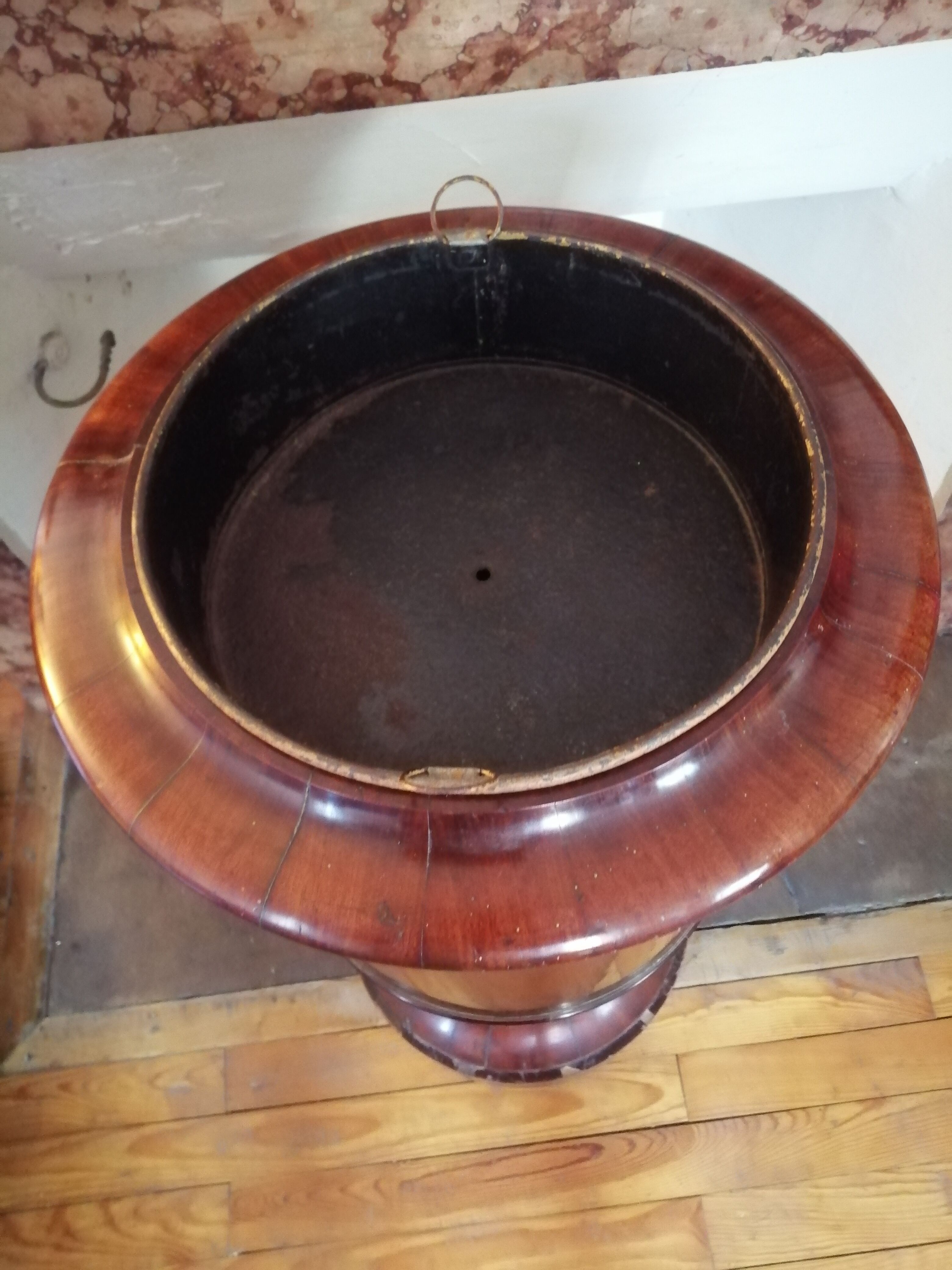 Jardiniere d'intérieur du 19ème en acajou