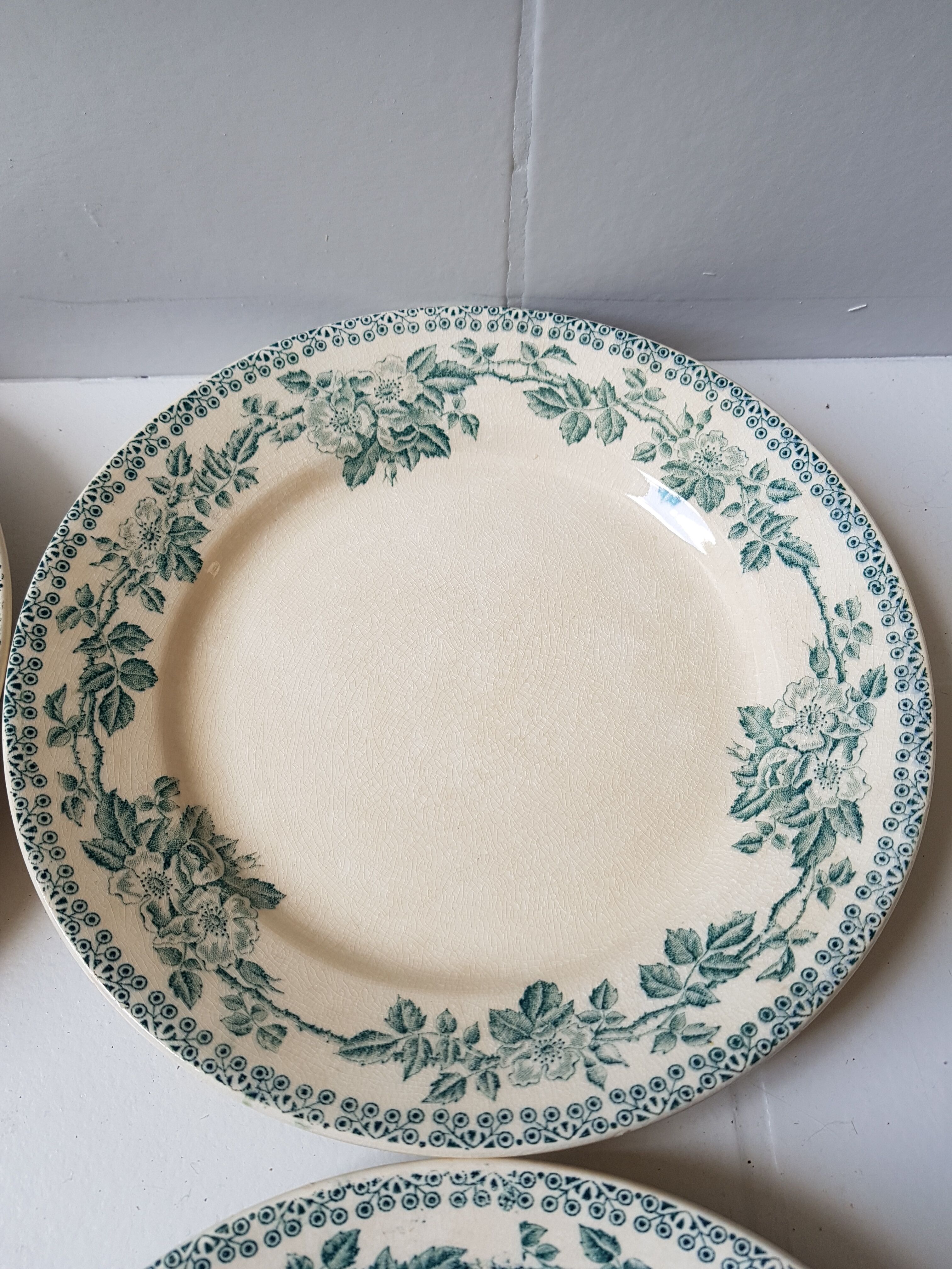 Série de 4 assiettes terre de fer model guadeloupe