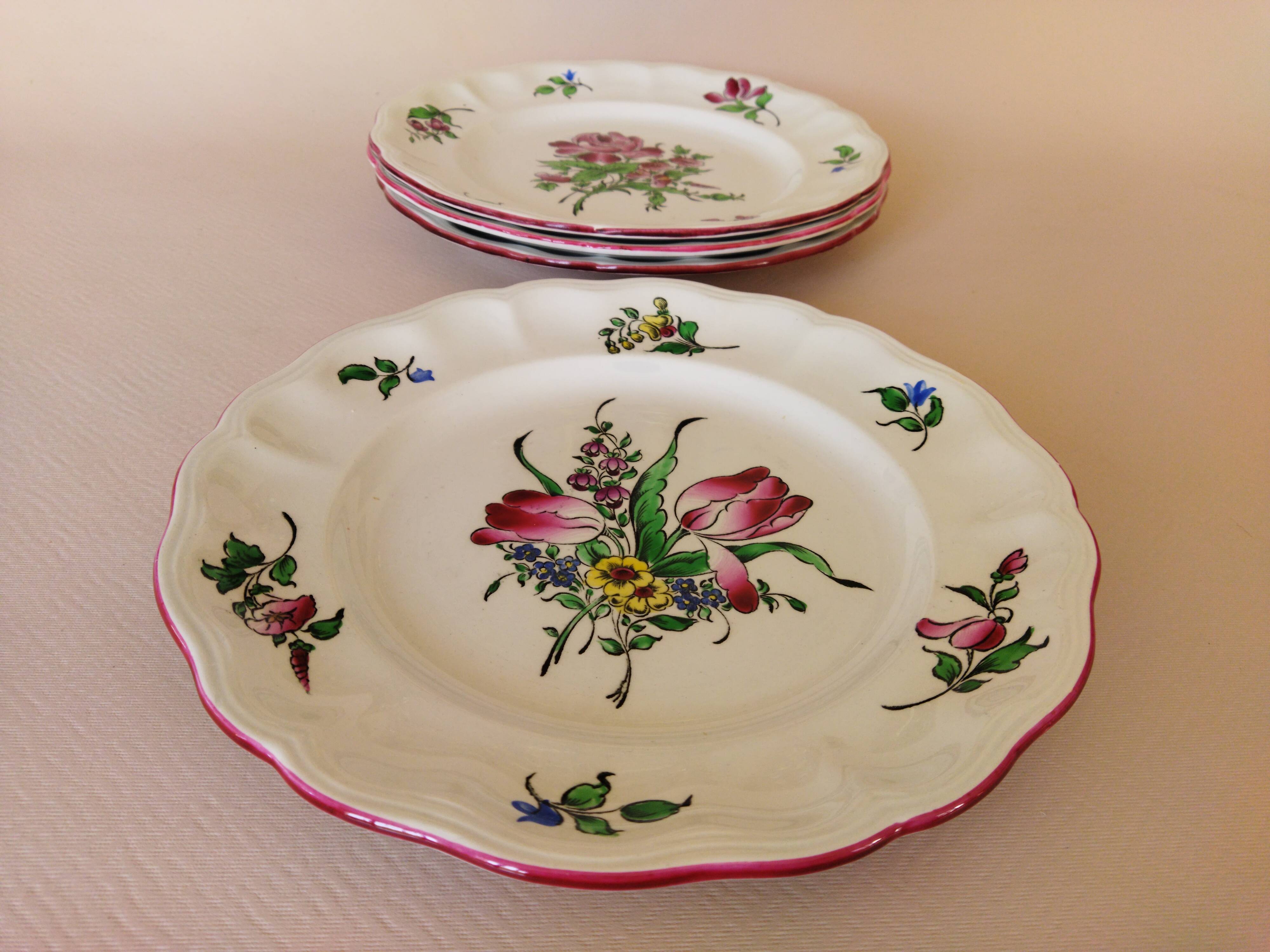 4 assiettes plates "Réverbère fin" KG Lunéville