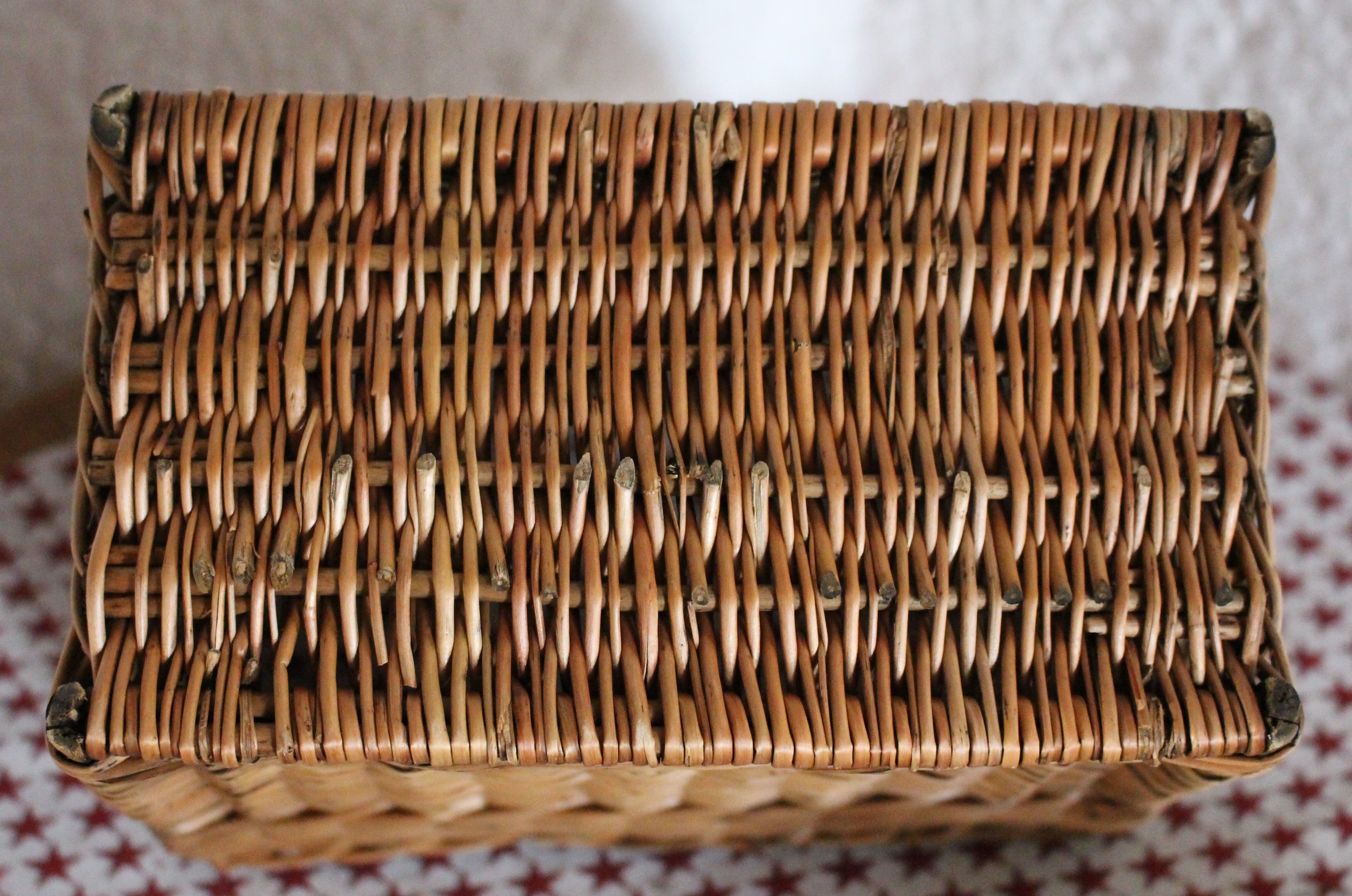 Rectangular wicker basket