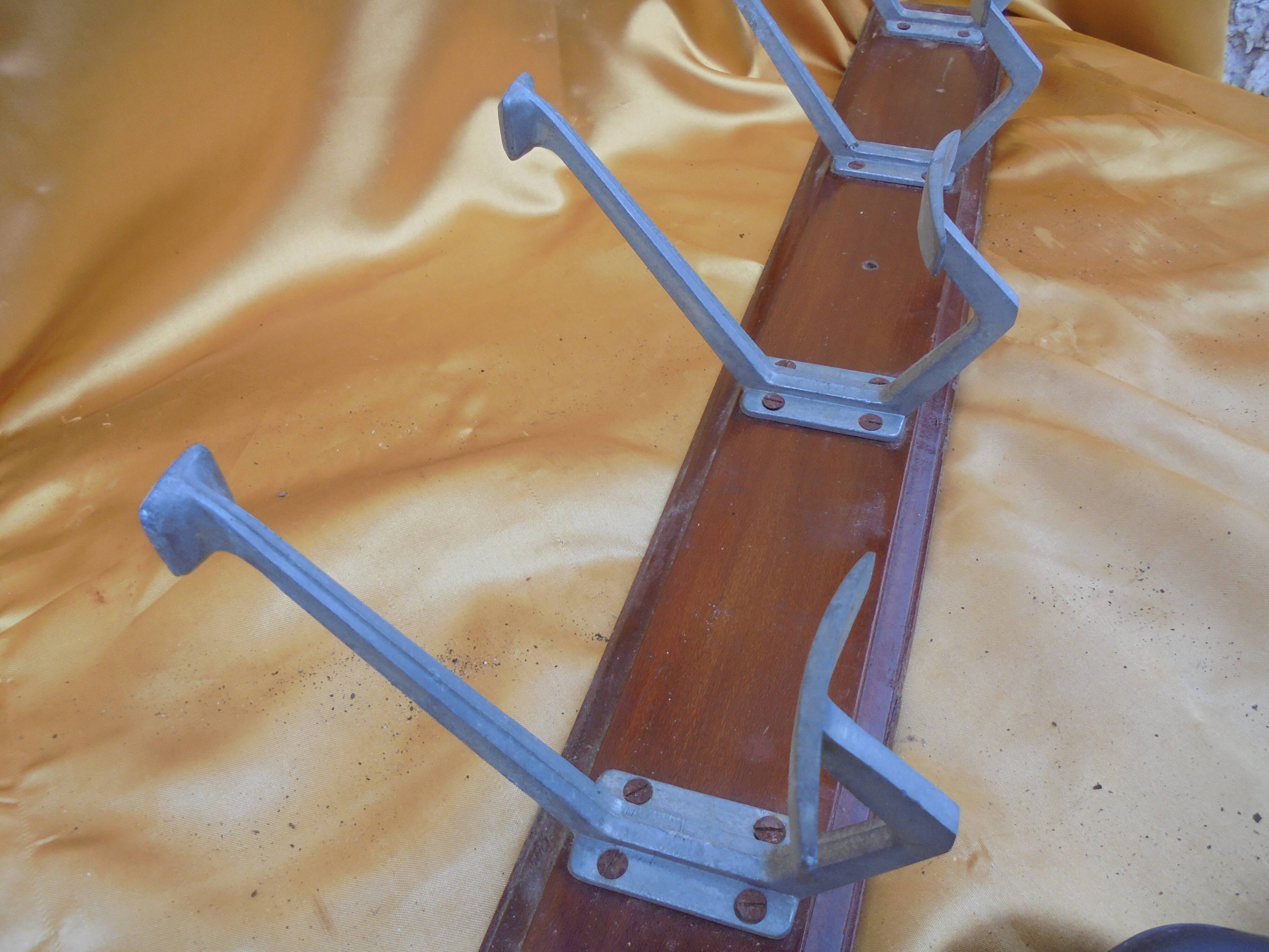 Coat rack 4 pateres in aluminum