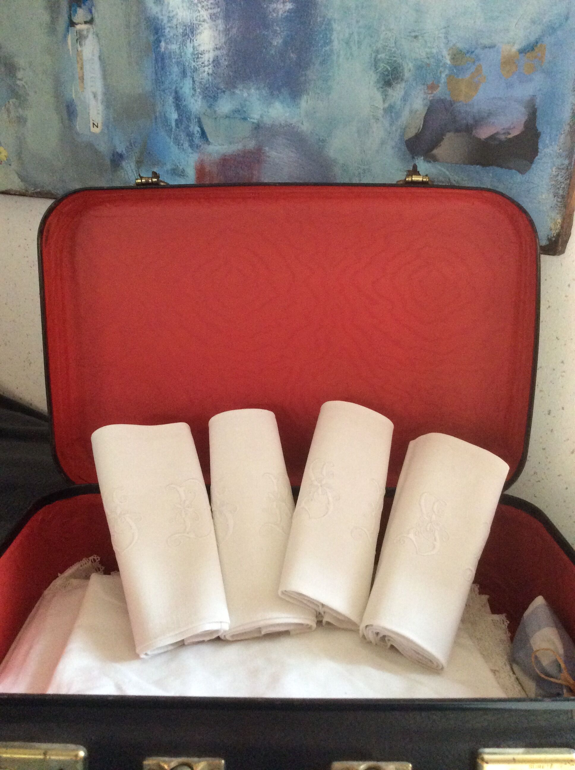 Set of 4 SD monogrammed embroidered napkins