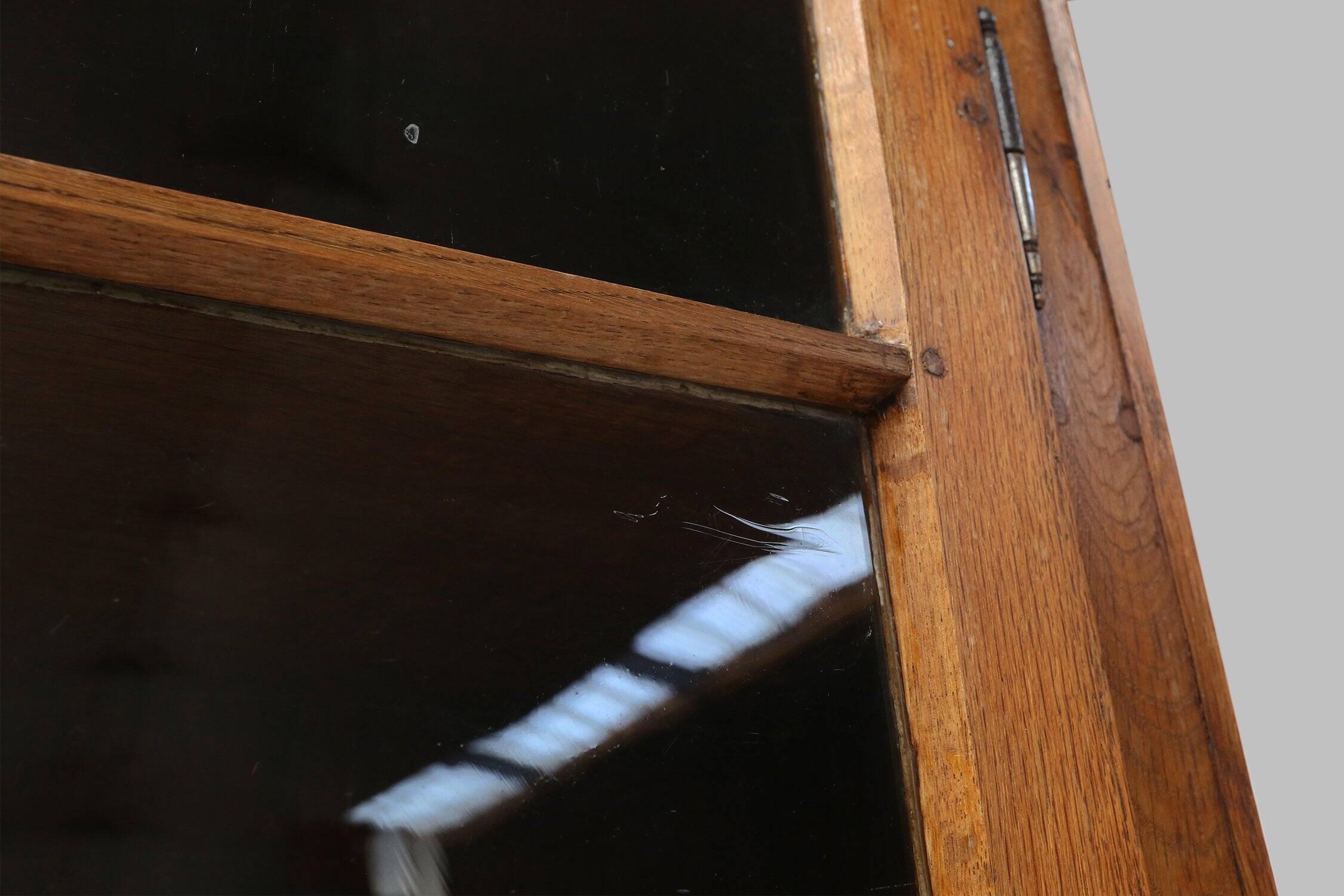 Early 18th Century Vitrine Cabinet in oak, Germany