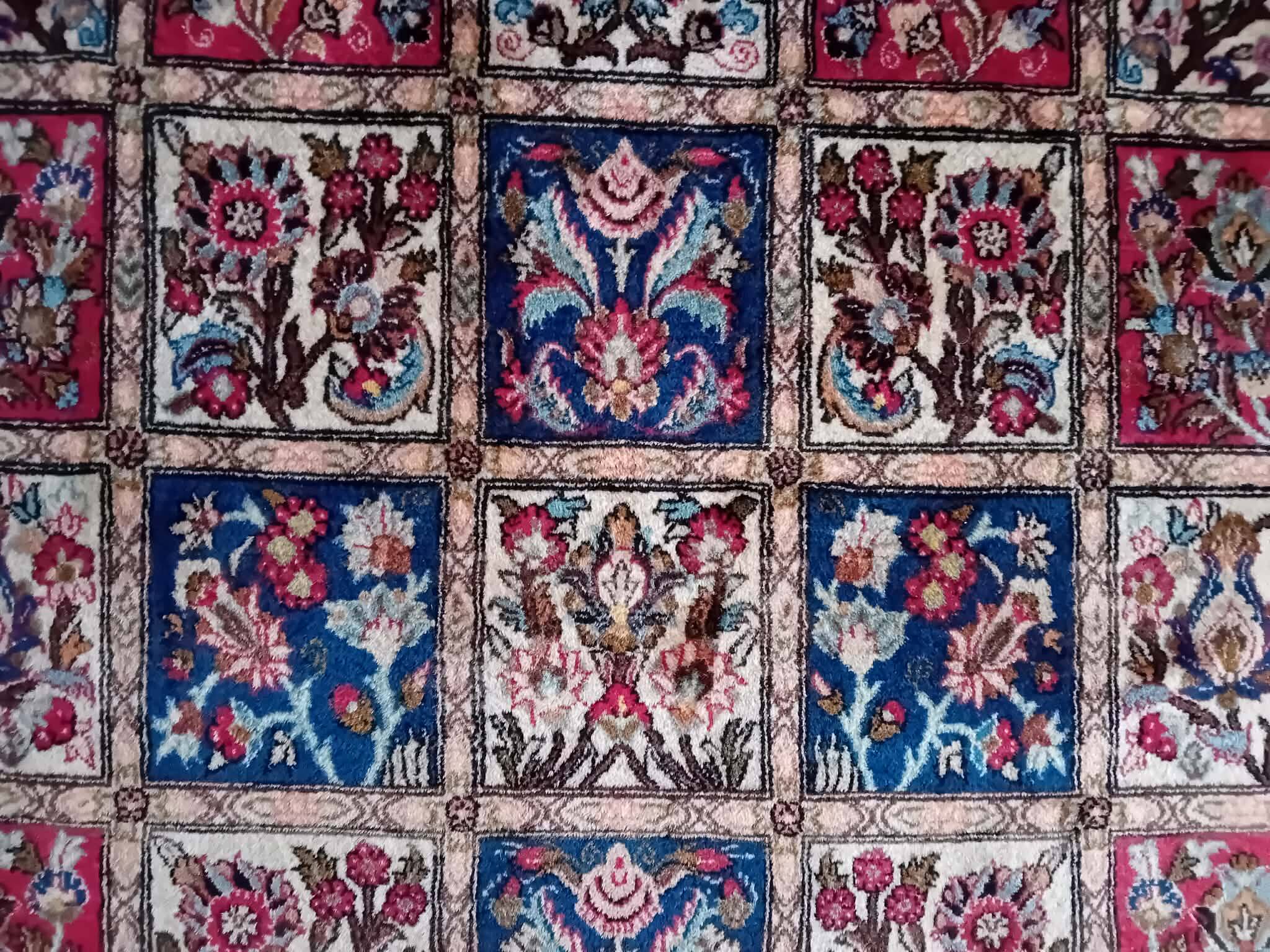 Handmade Bachtiar Persian rug 323x195cm