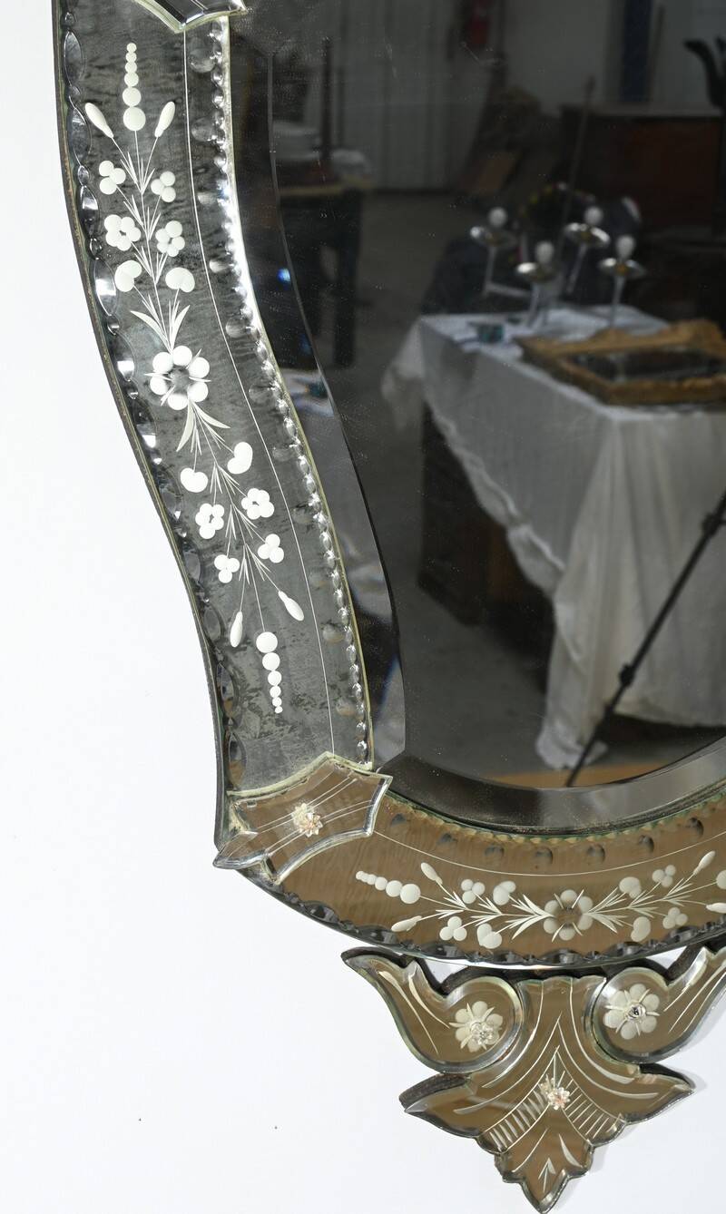 Venetian Mirror in Eglomisé Glass – 1950