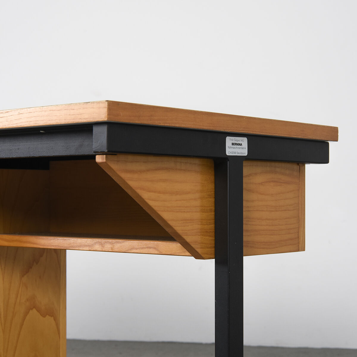 1960 office in metal and wood