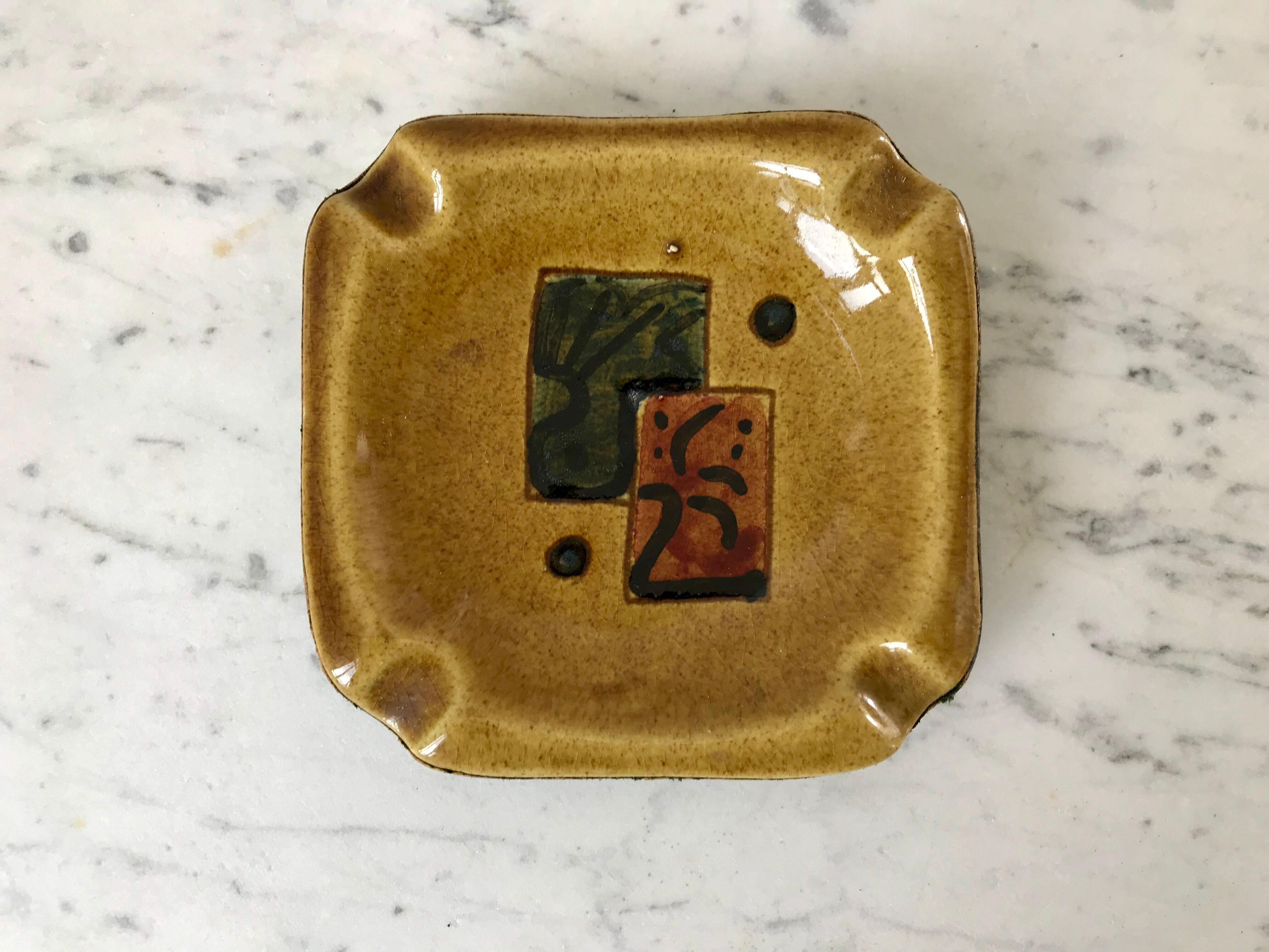 Ashtray abstract design in ceramic and leather 50s-60s