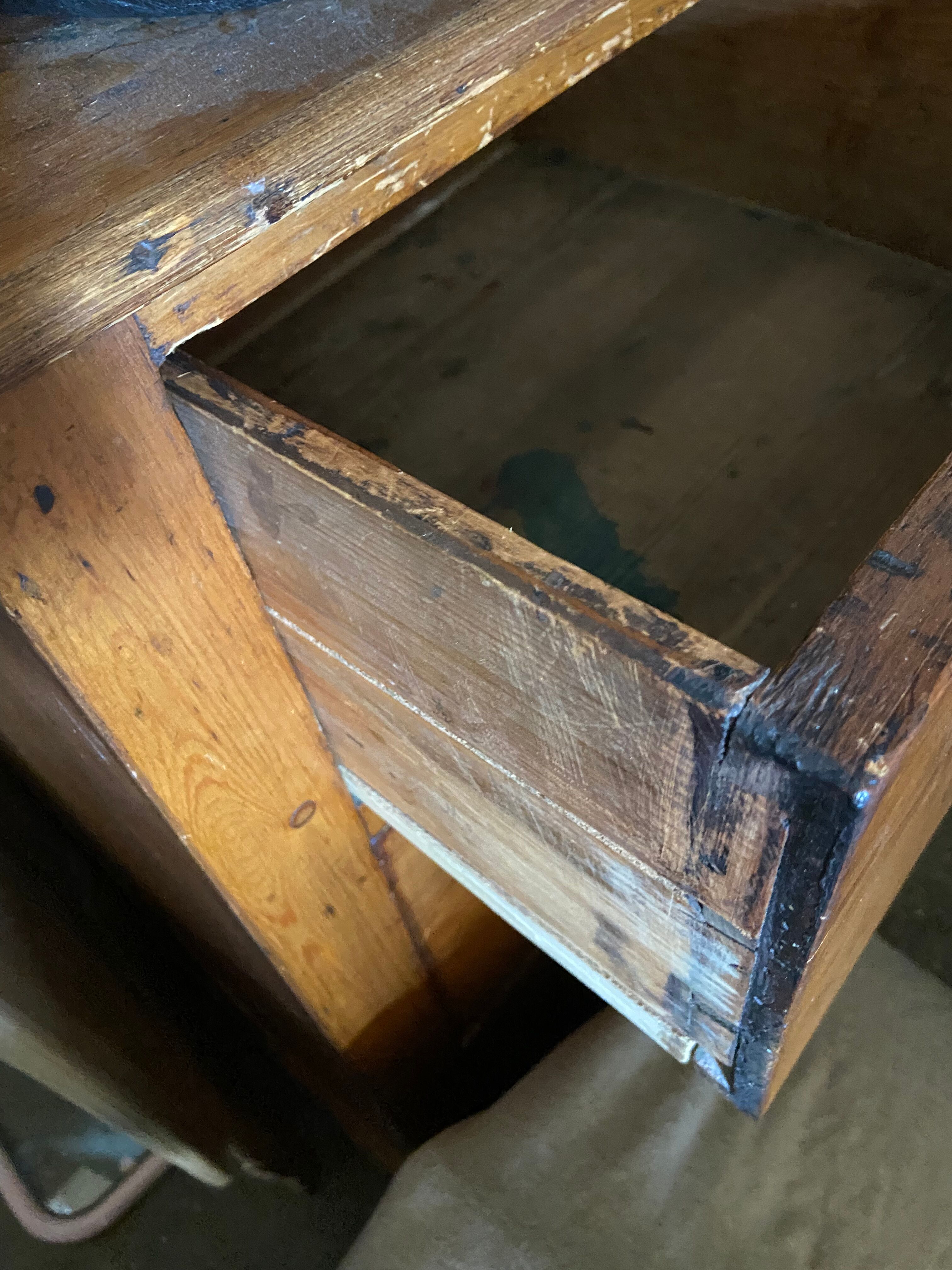 English pine chest of drawers early twentieth century