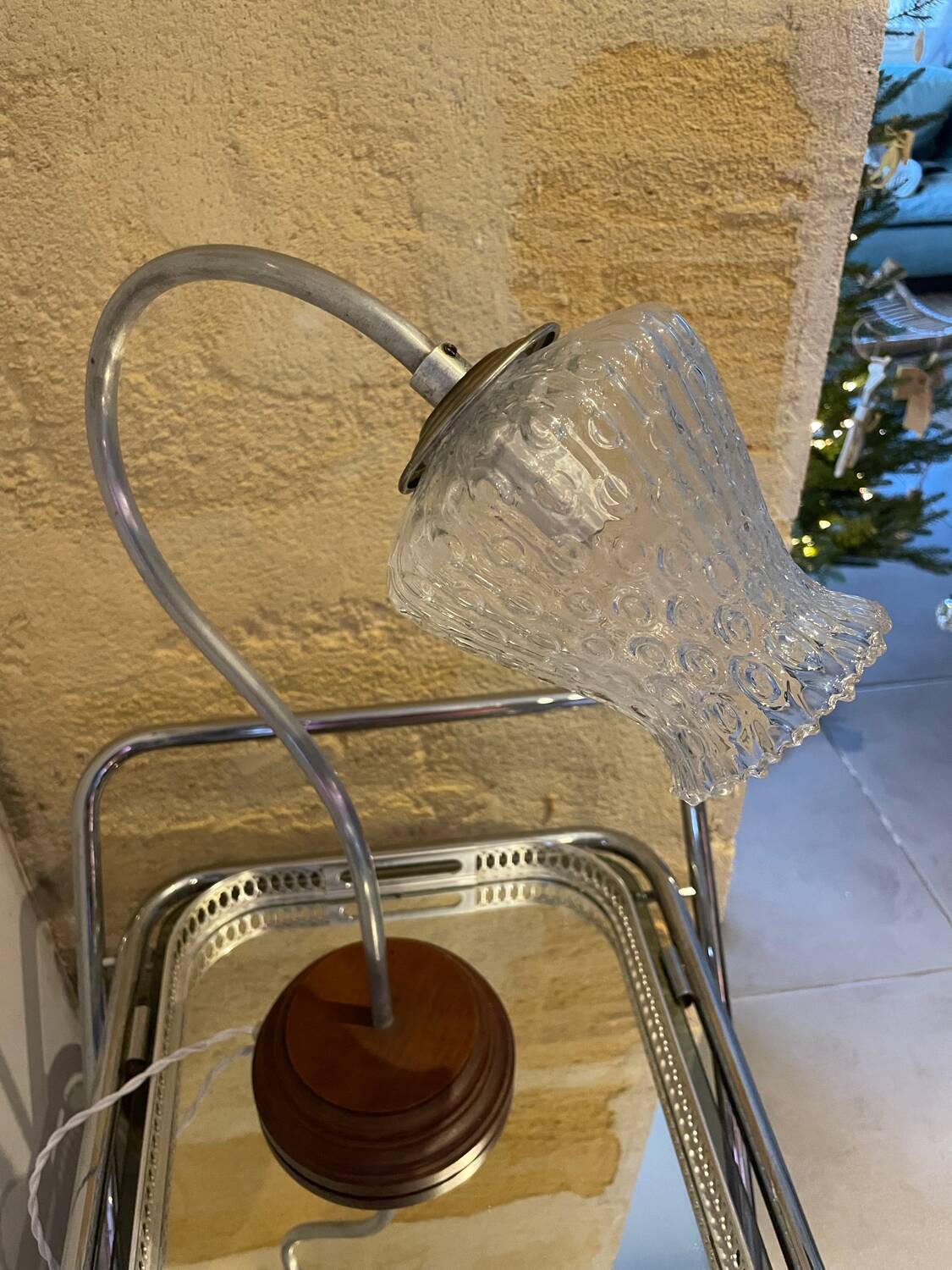 Metal and wood gooseneck table lamp