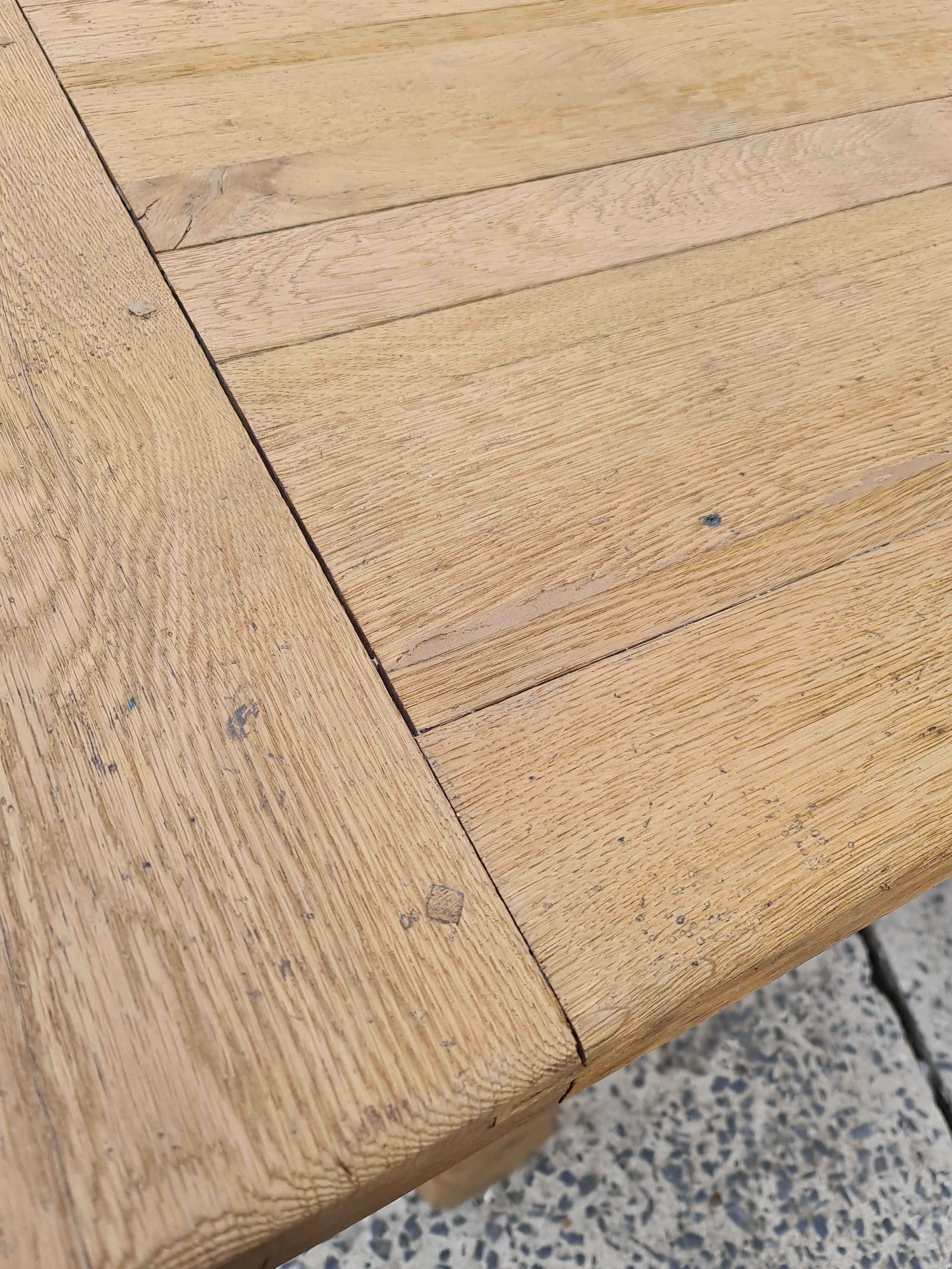 Rectangular table in raw oak