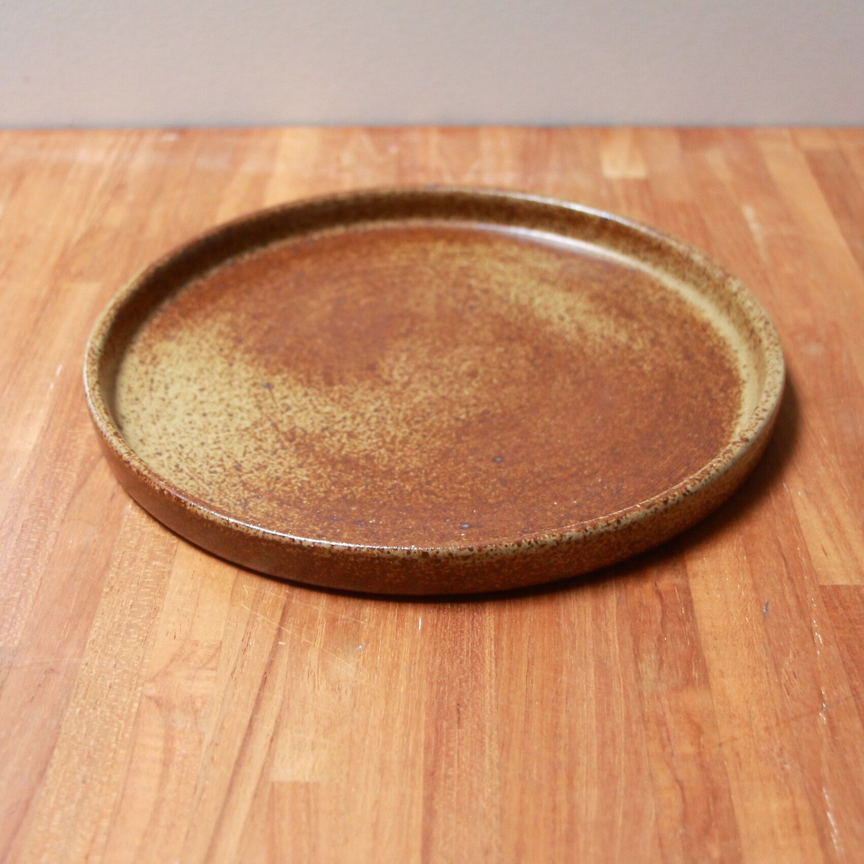 Plate sandstone top