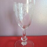Lot 4 glasses with crystal foot St Louis chiseled patterns including 2 signed High. 14.5 cm