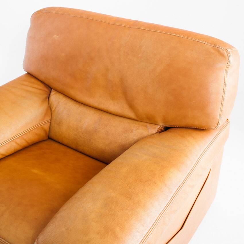 Camel leather armchair, made by Roche Bobois. Vintage - France, 80s.