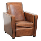 Comfortable and adjustable sheepskin relax armchair with a sleek design