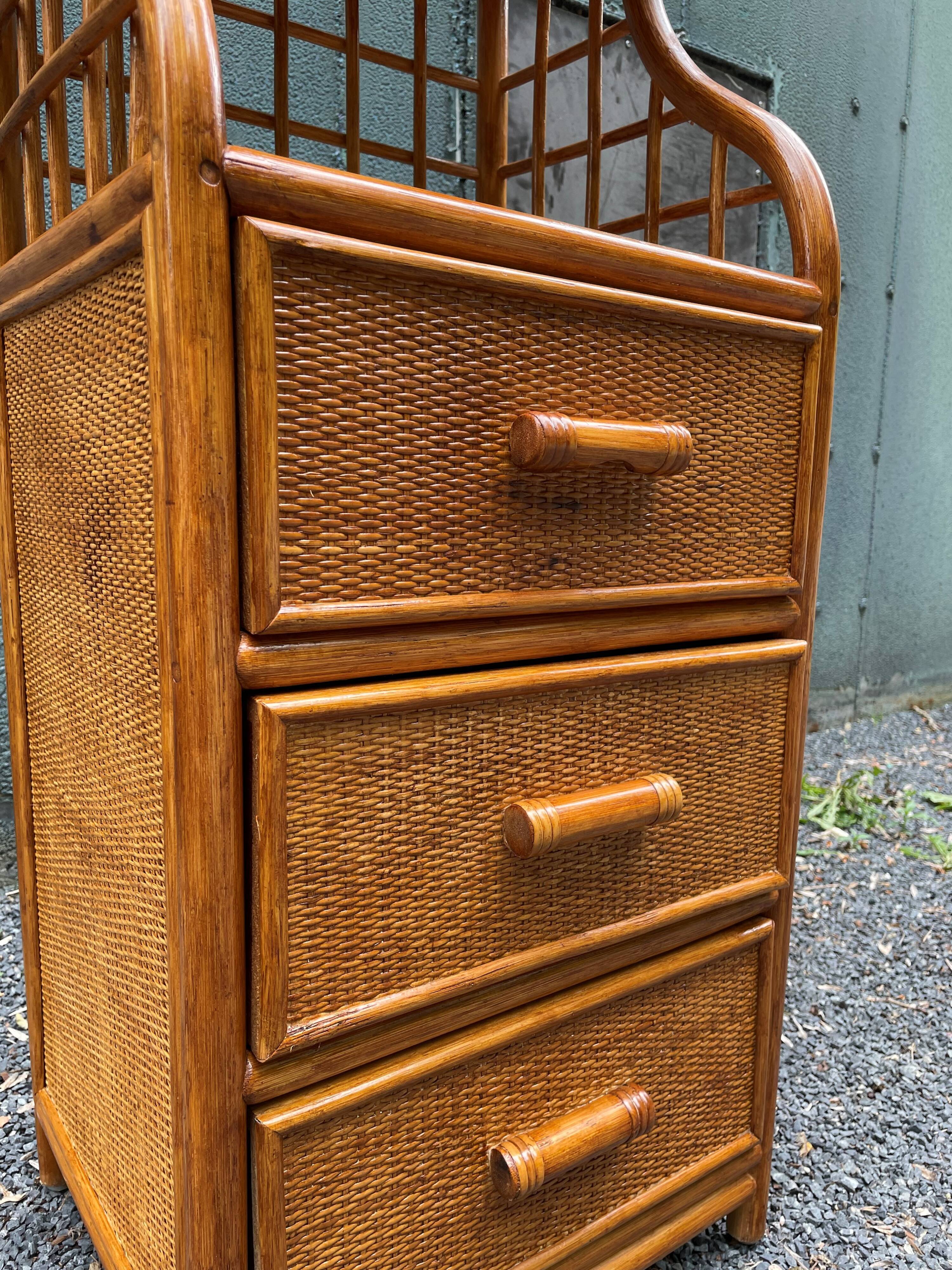 Shelf to install or vintage rattan furniture