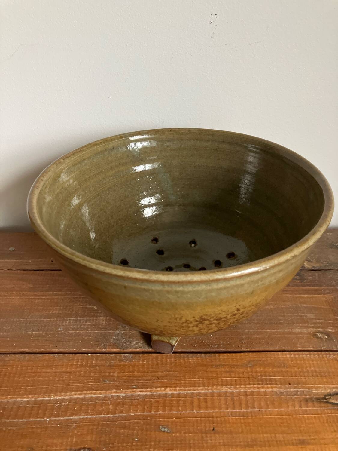Stoneware dish strainer