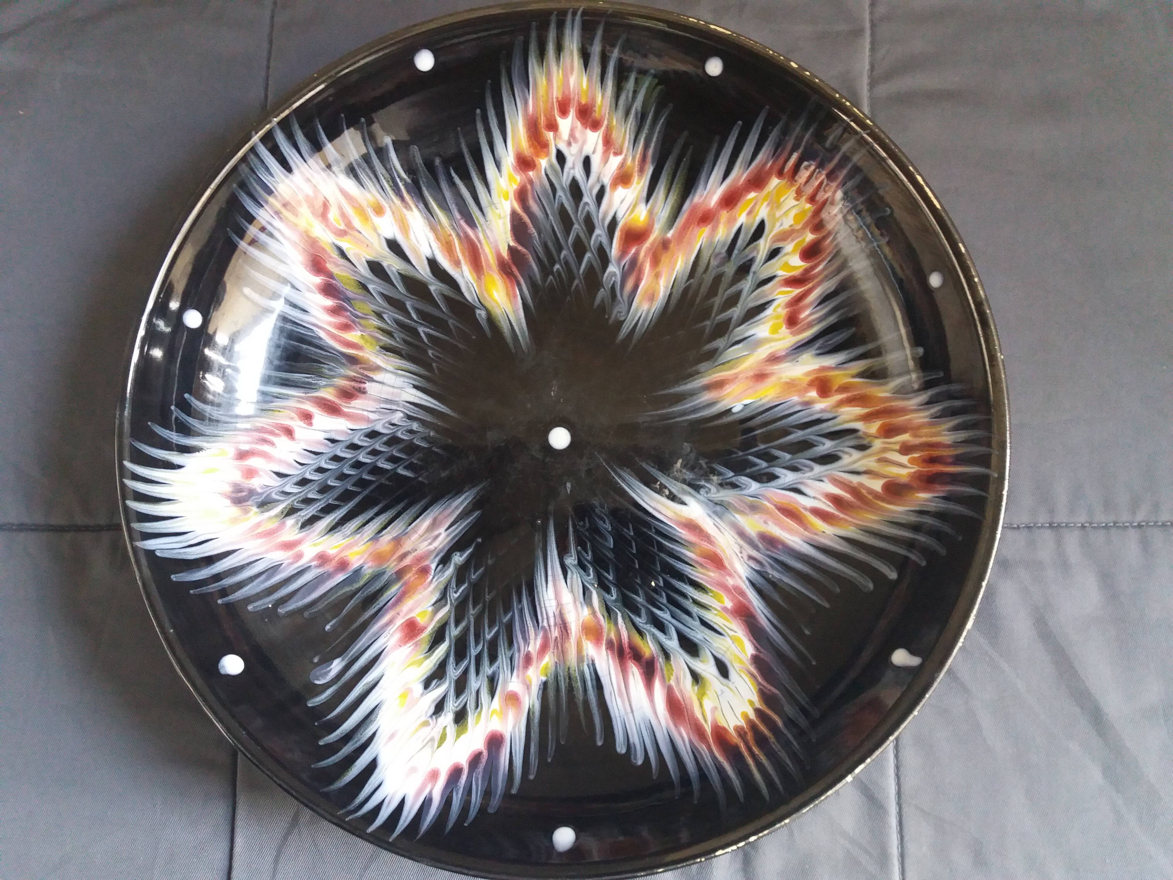 Great vintage cut has modernist décor