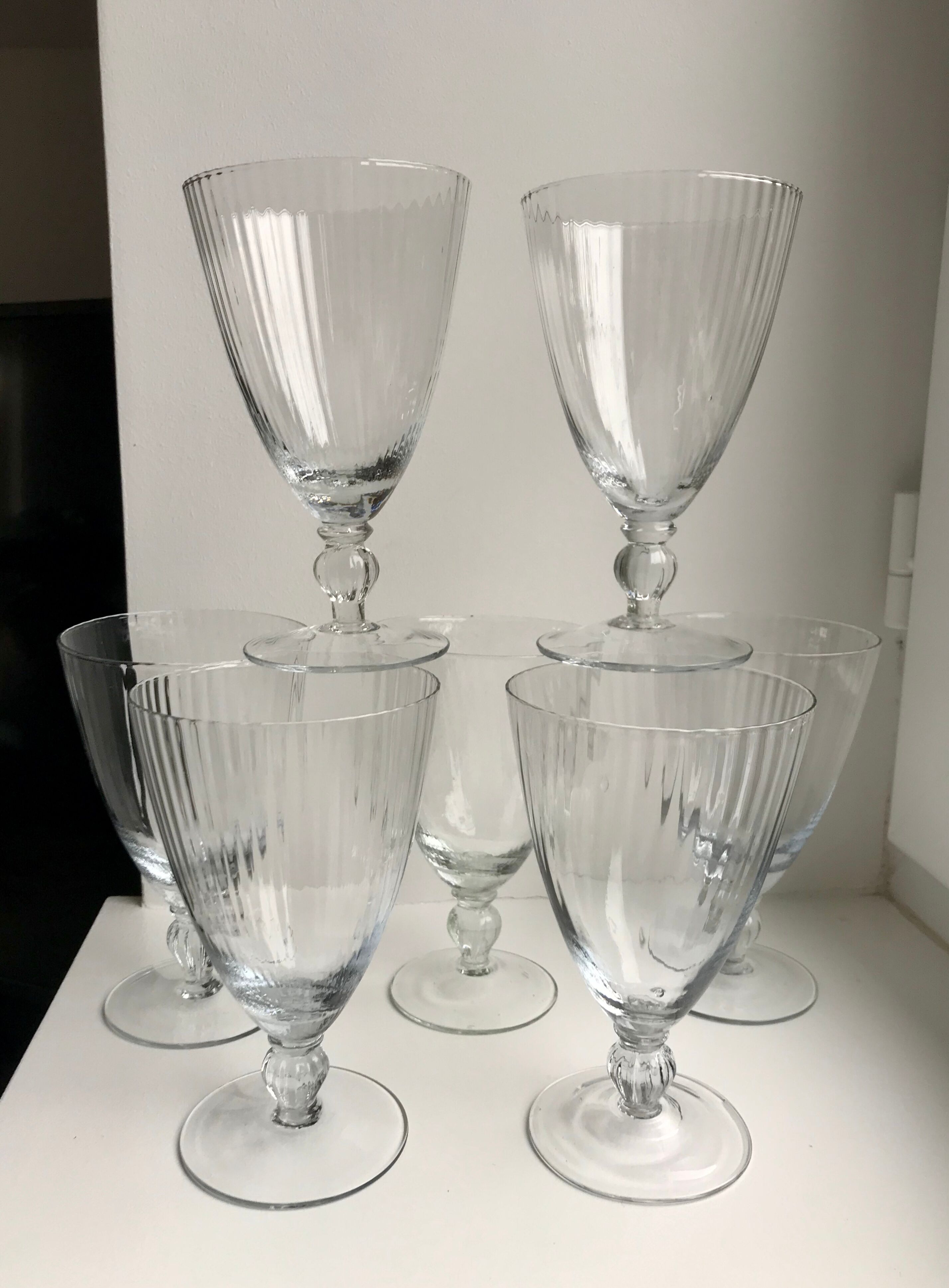 Set of 7 molded glass wine glasses 30-40s