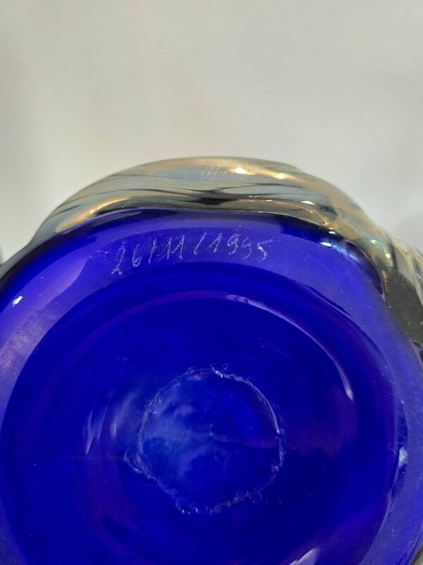 Vase en verre soufflé bleu cobalt – Silice Création Biot – 39 cm