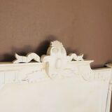 Ribbon medallion bed head