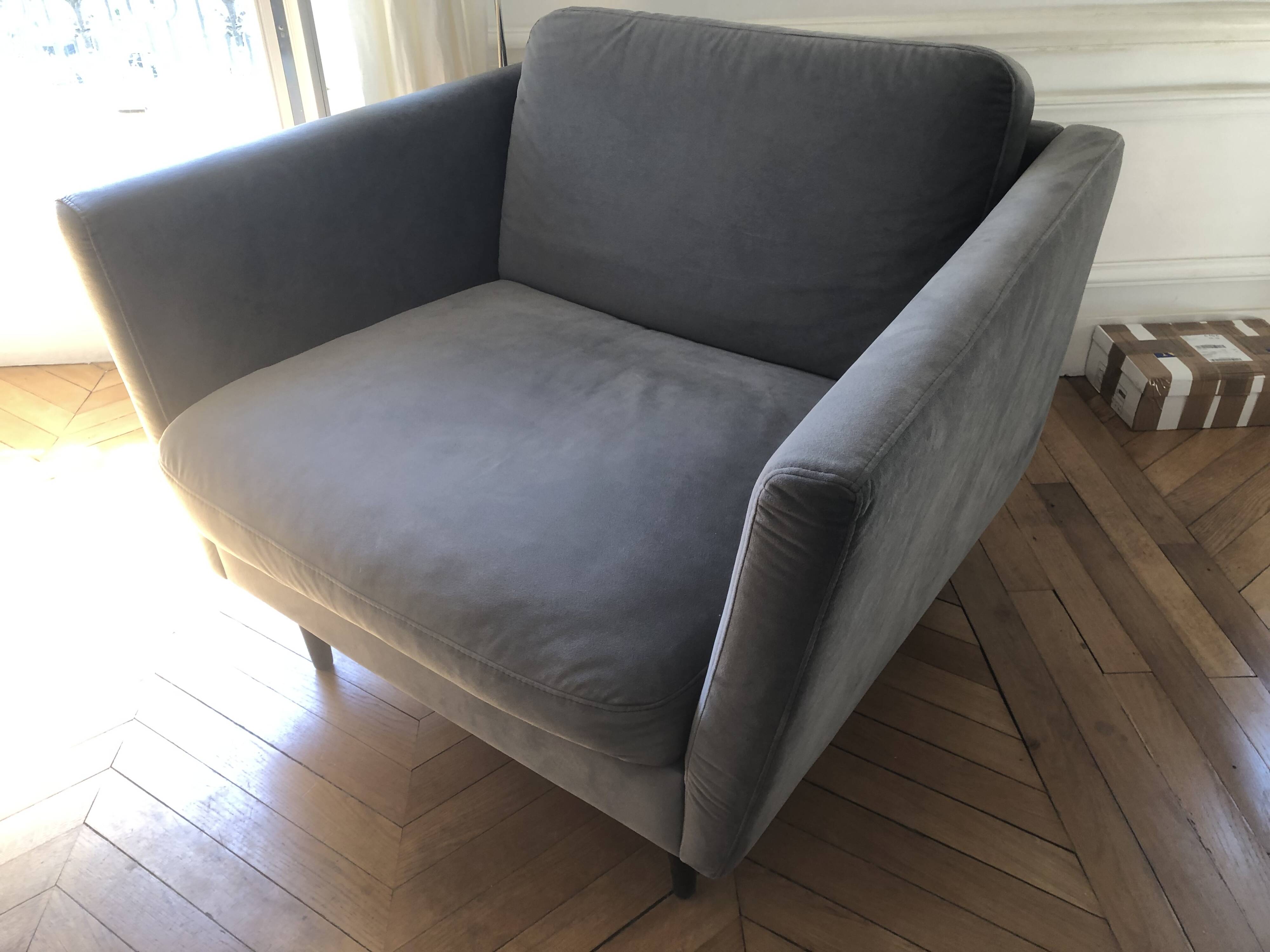 Bo Concept Osaka gray velvet armchair
