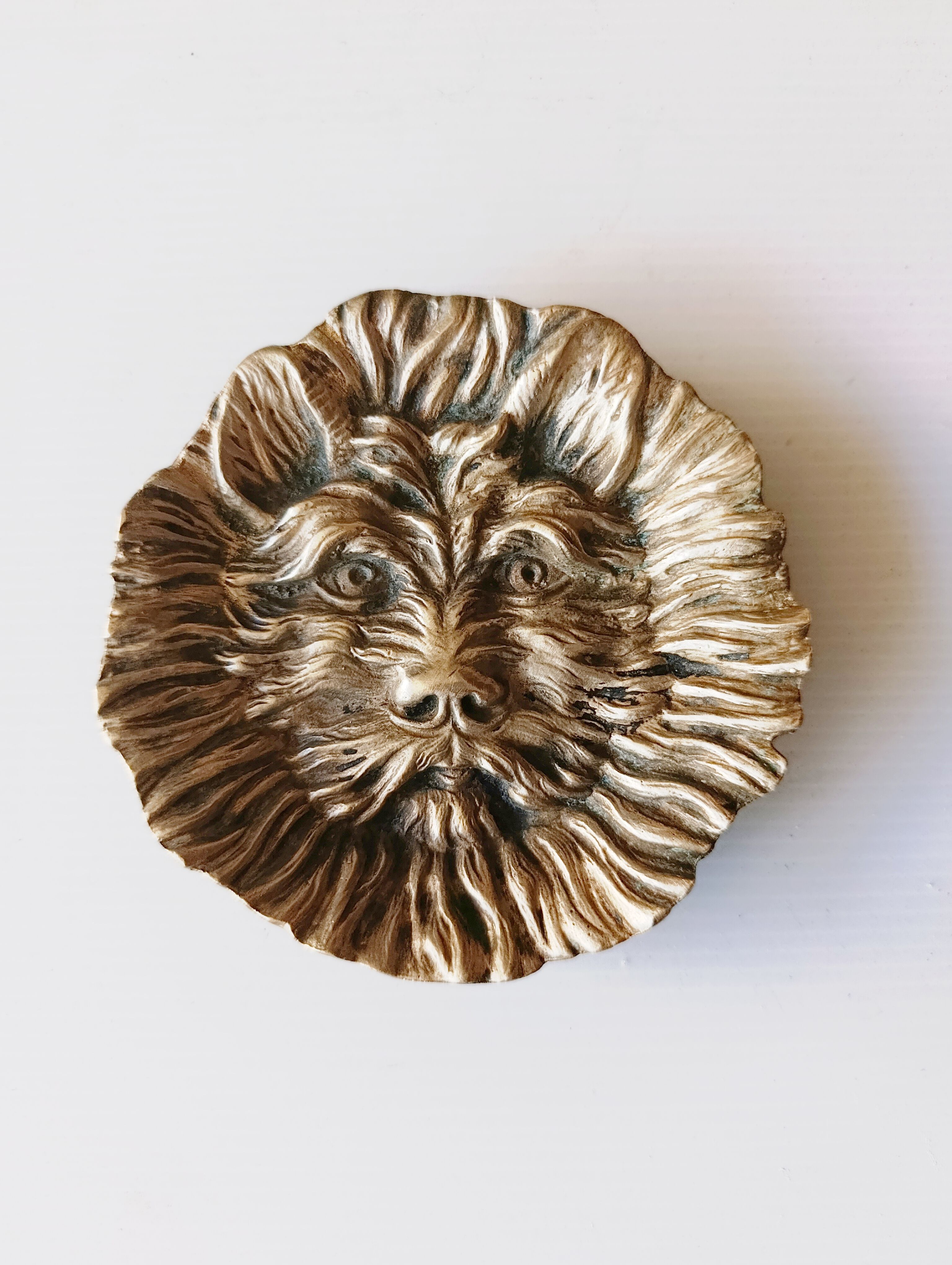 Ashtray or catch-all tray
