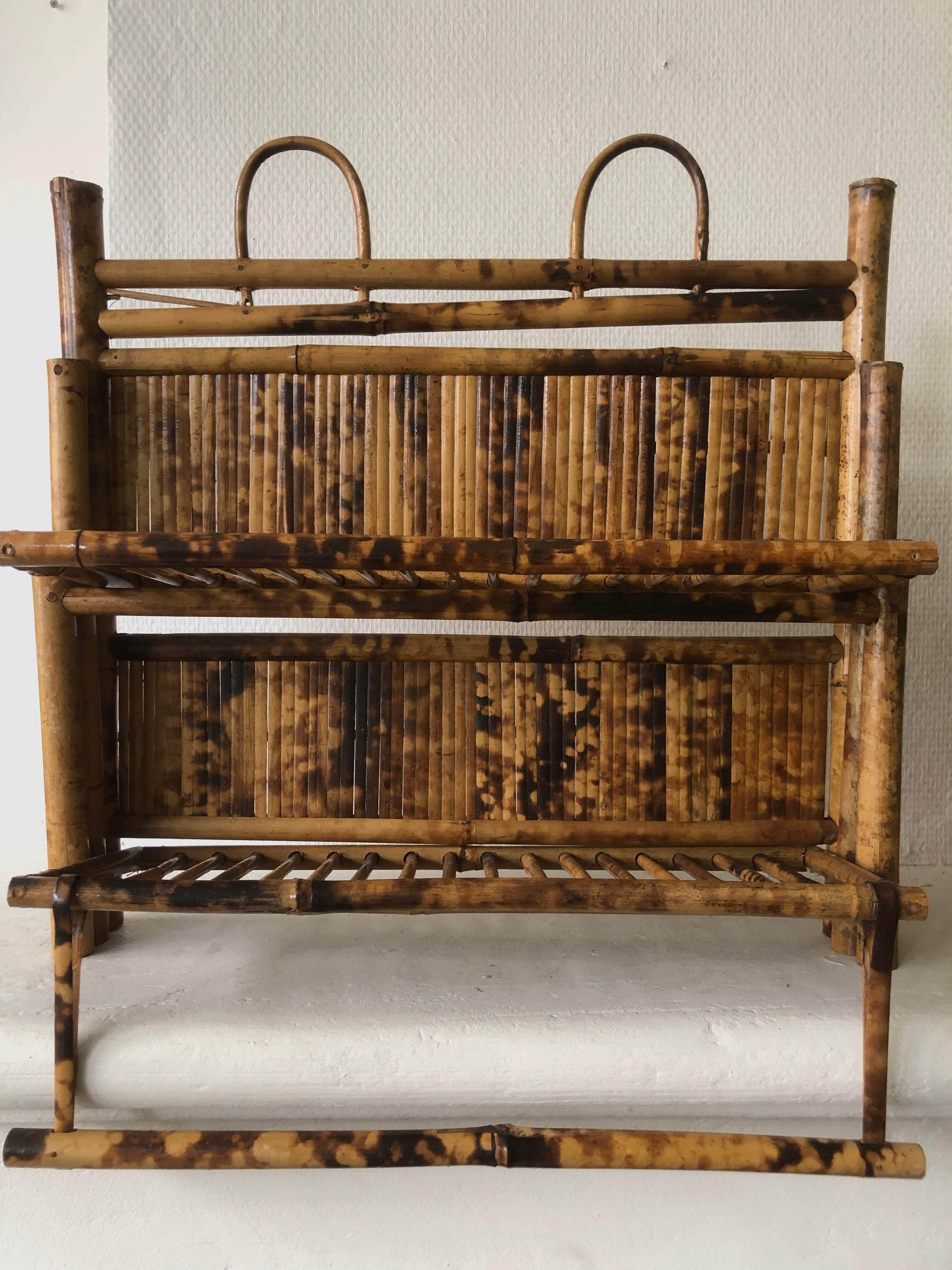 Shelf 2 speckled bamboo trays