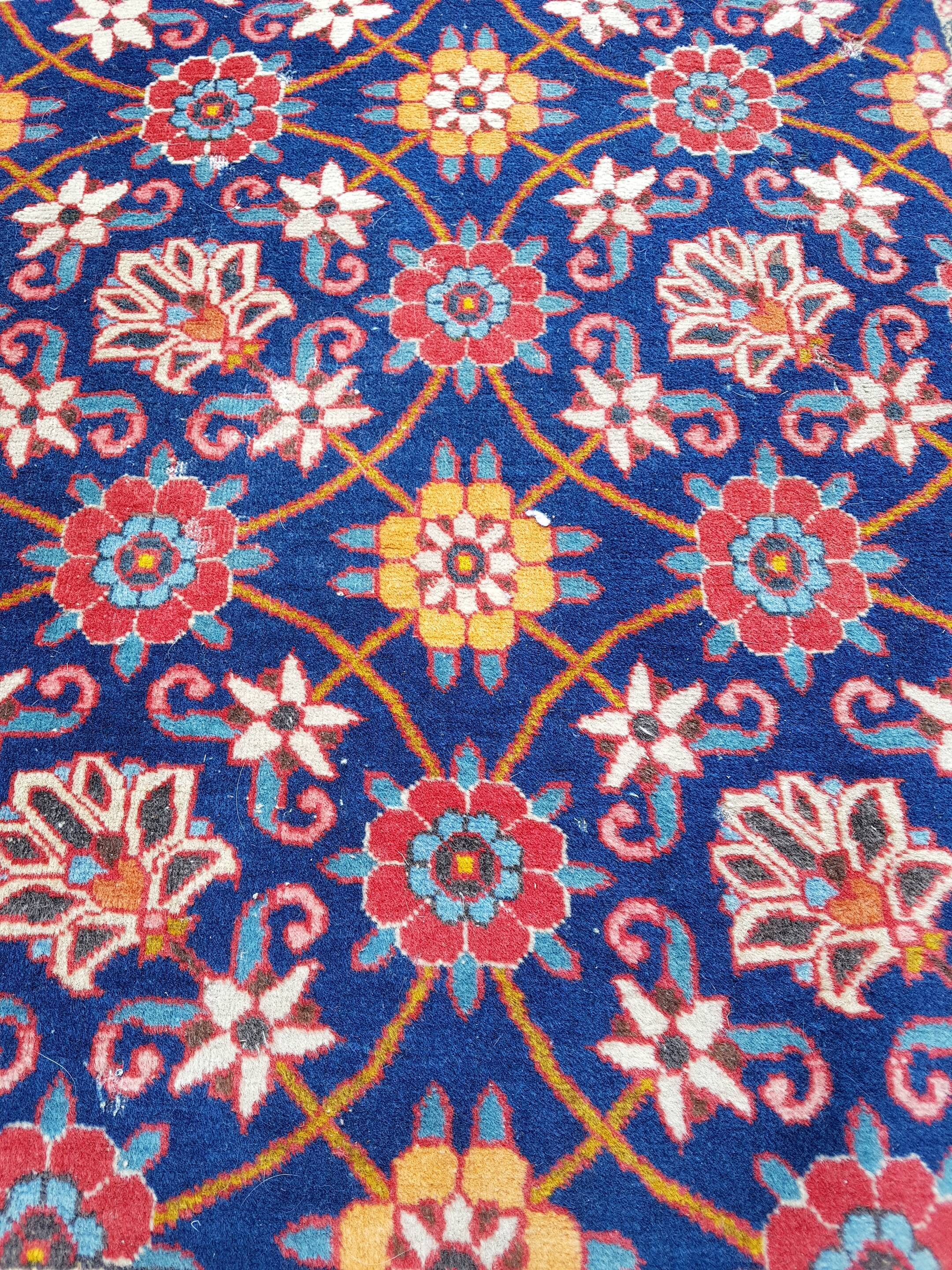 Iranian carpet in wool of the 1970s size 102x162cm