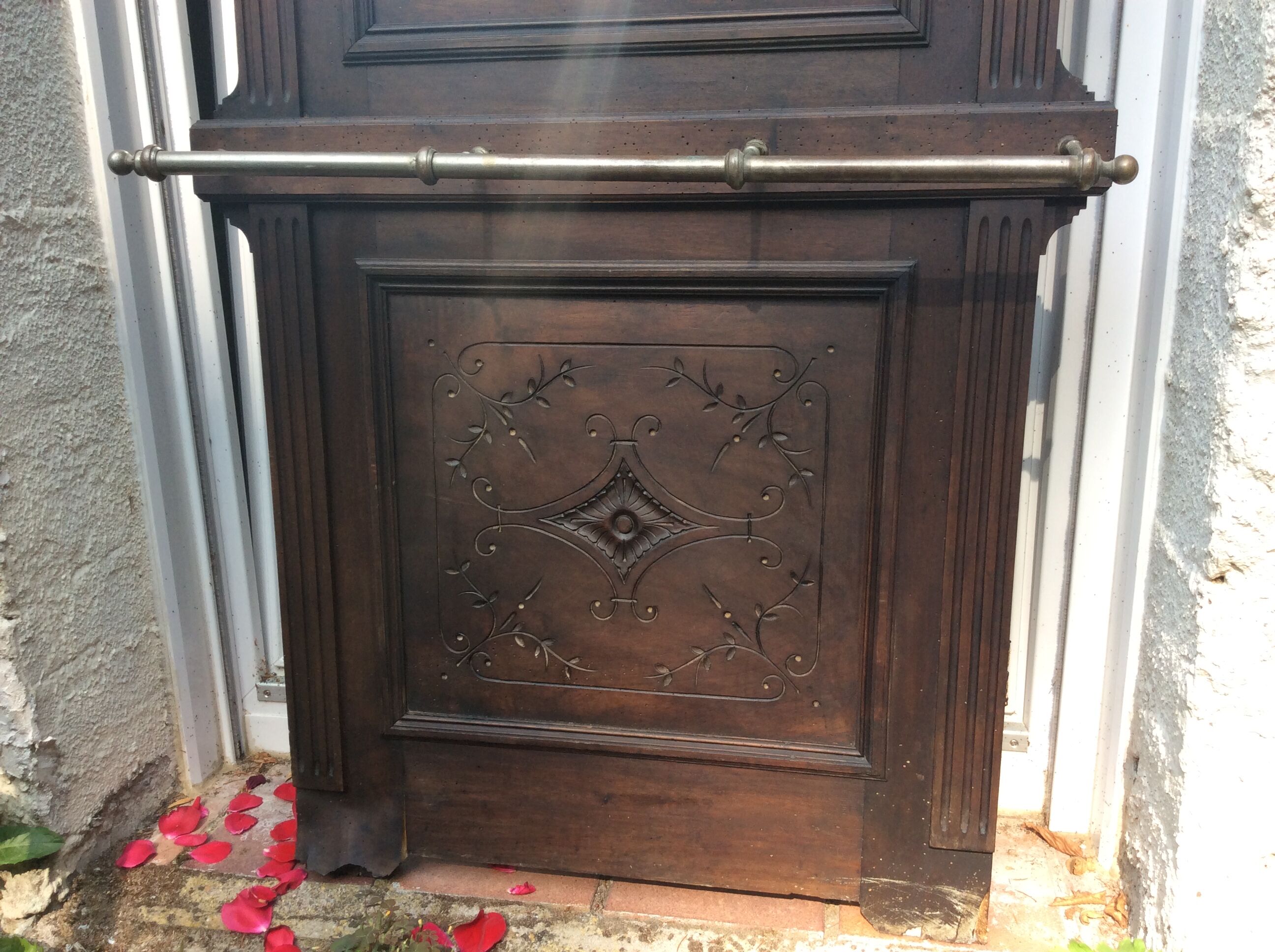 Door coat hat and door parapluise with ice