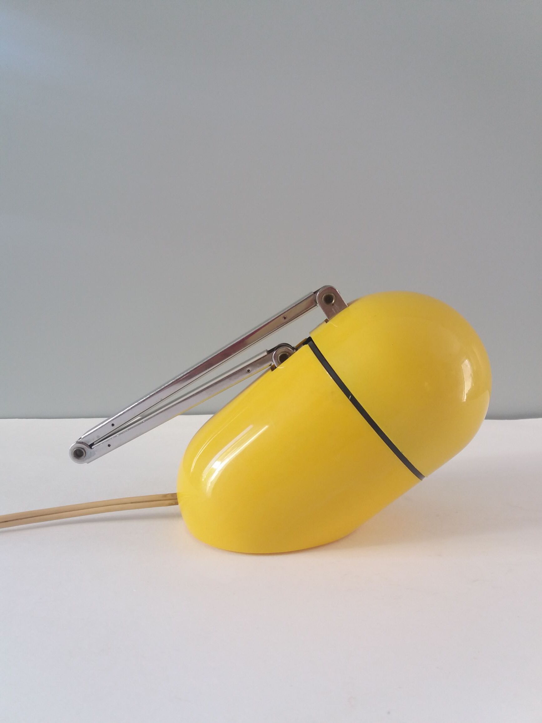 Kreo-Lite NA718 aiai desktop lamp by Sapporo